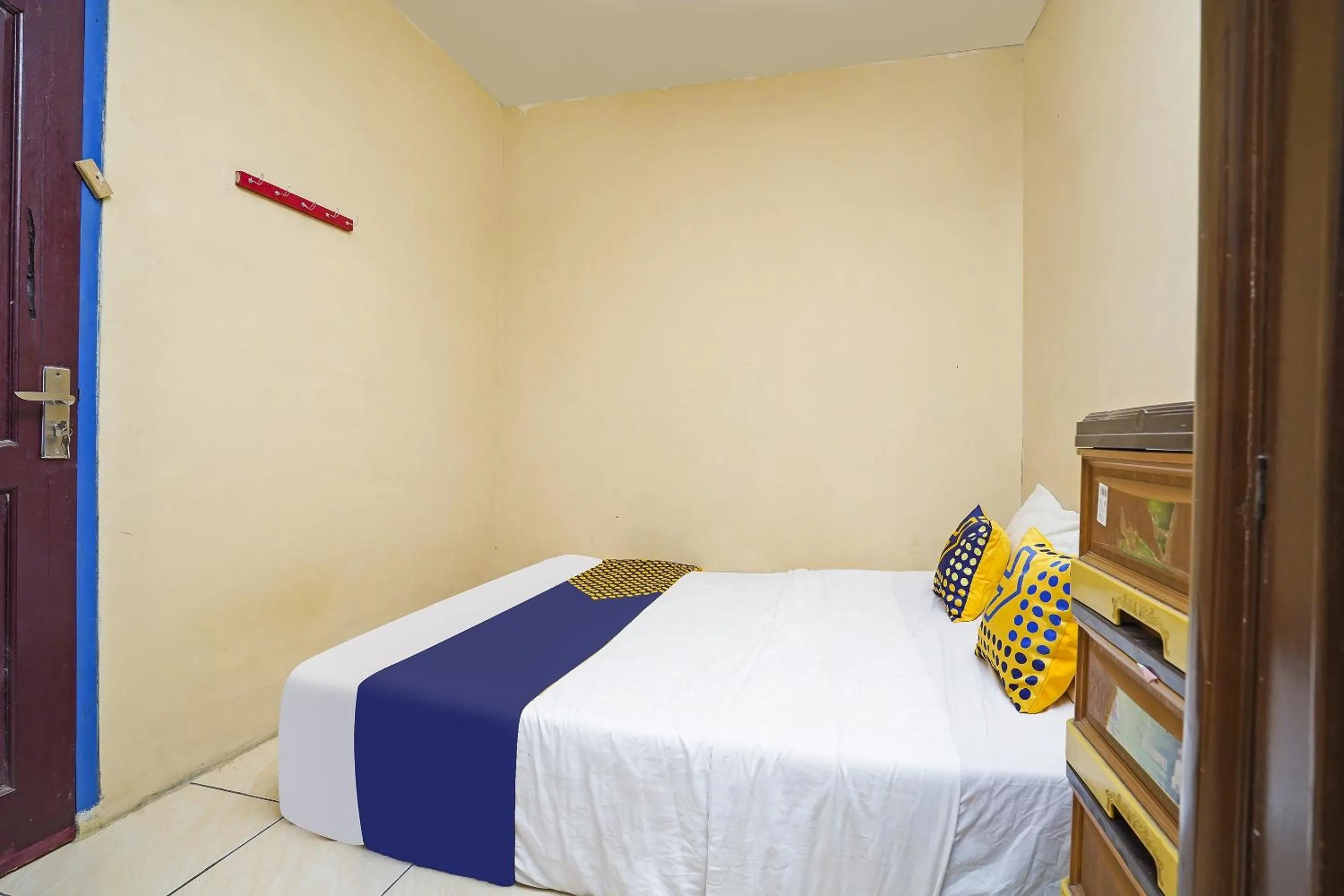 Bedroom in OYO Homes 90916 Eco Tourism Geopark Rajamandala Homestay Syariah