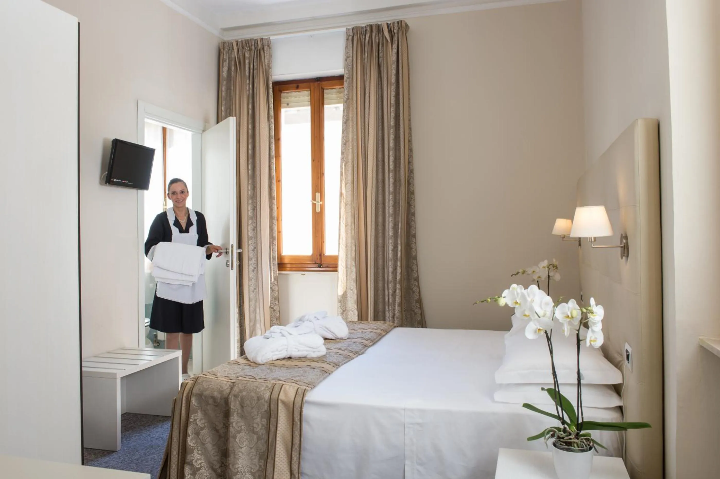 Staff, Bed in Hotel Ariston & Spa