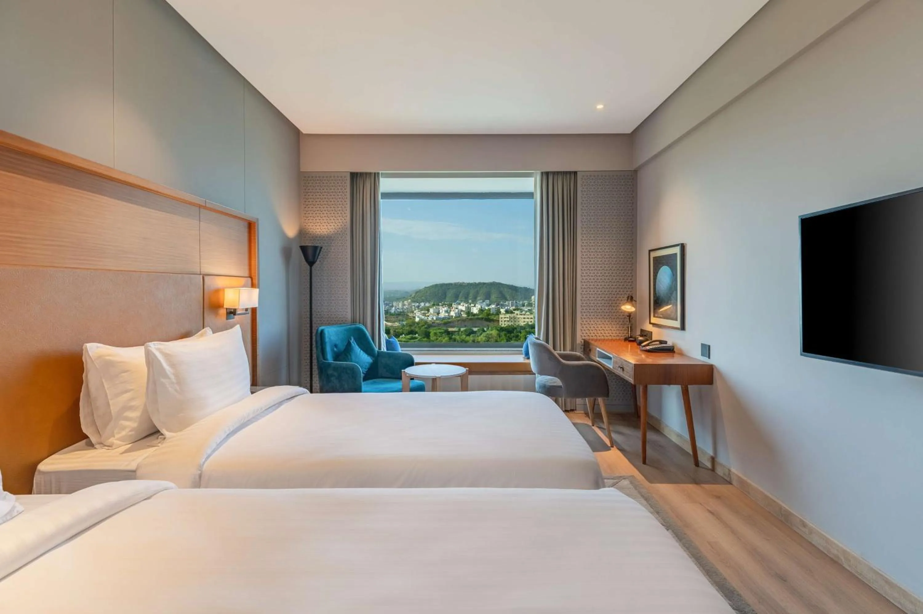 Bedroom, Bed in Radisson Hotel Nathdwara