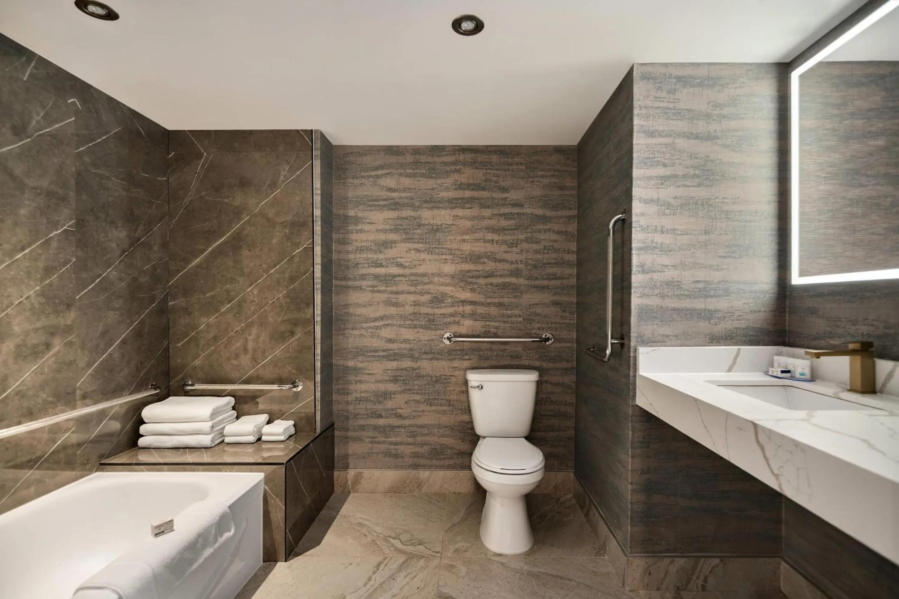 Bedroom in Radisson Hotel Montreal Airport