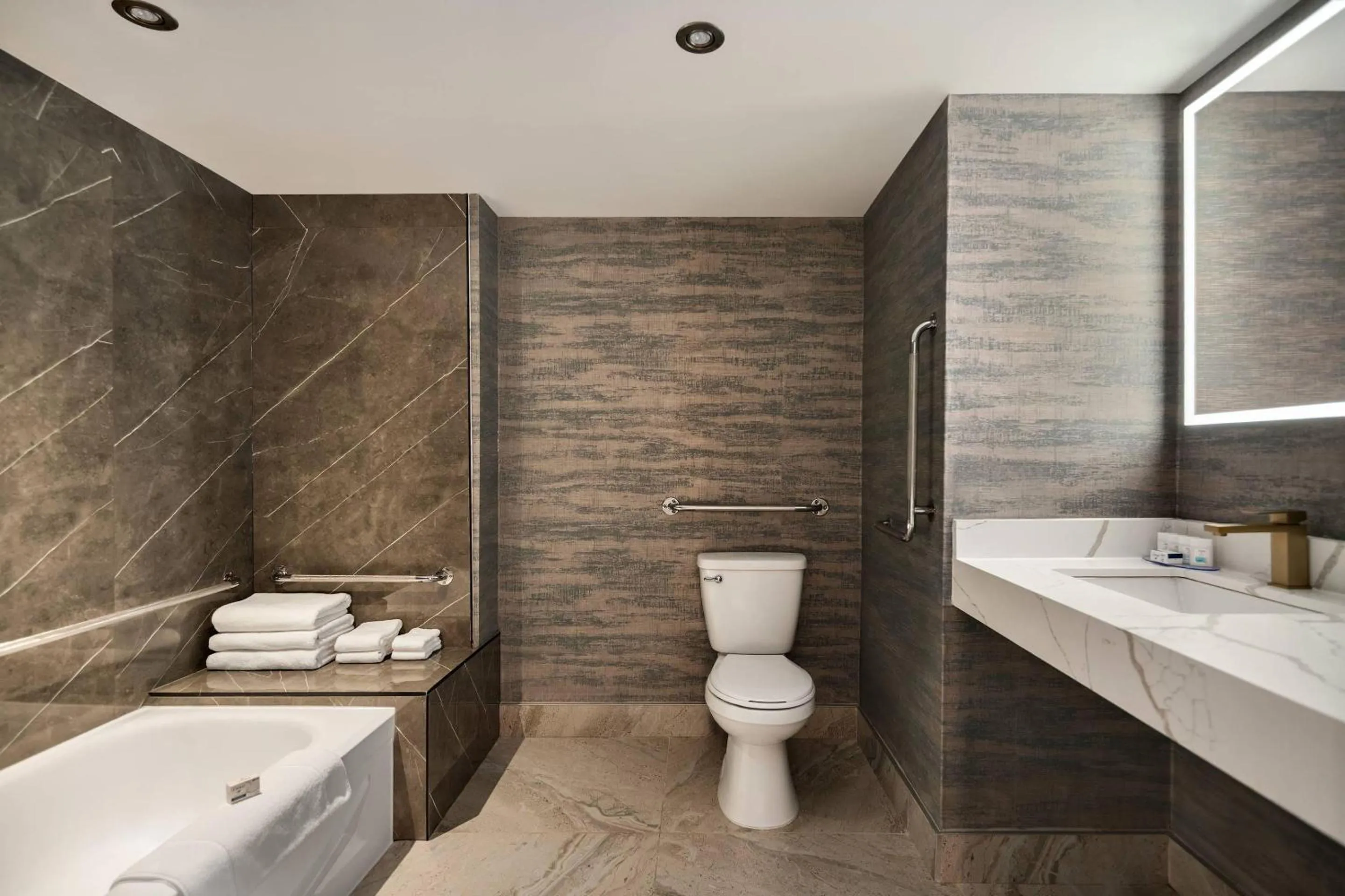 Bathroom in Radisson Hotel Montreal Airport