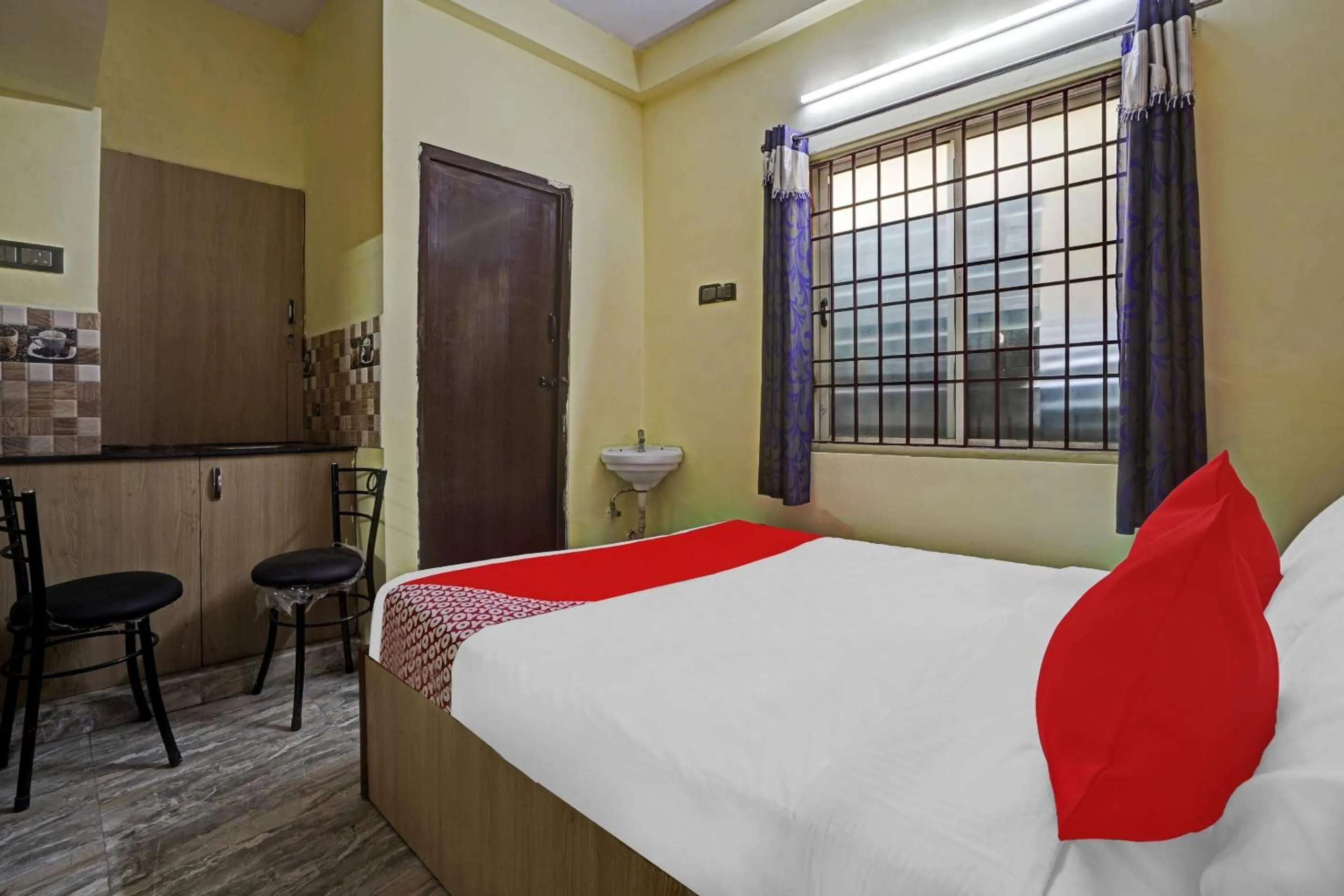 Bedroom, Bed in Hotel O T.Nagar