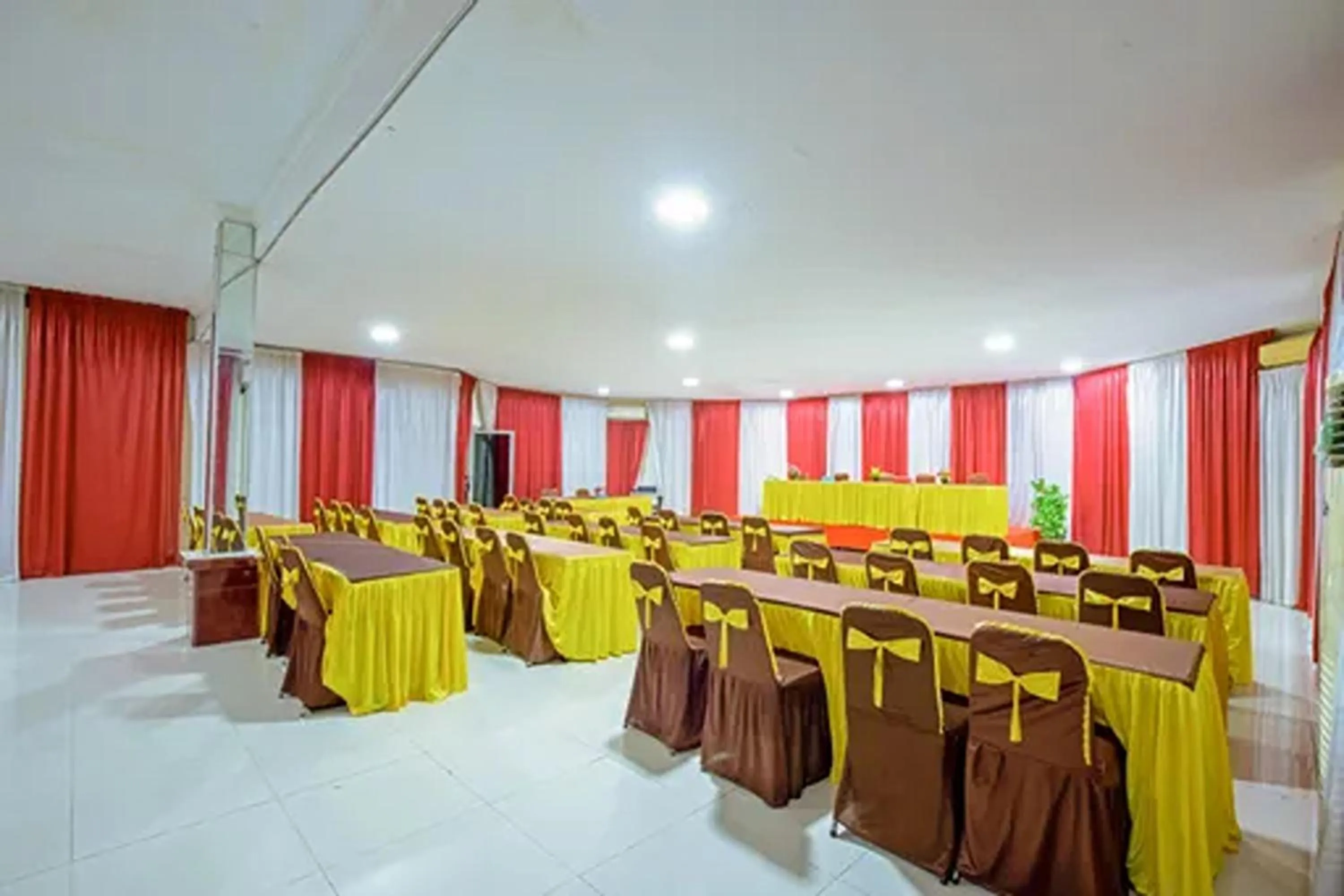 TV and multimedia in Malibou Hotel Medan