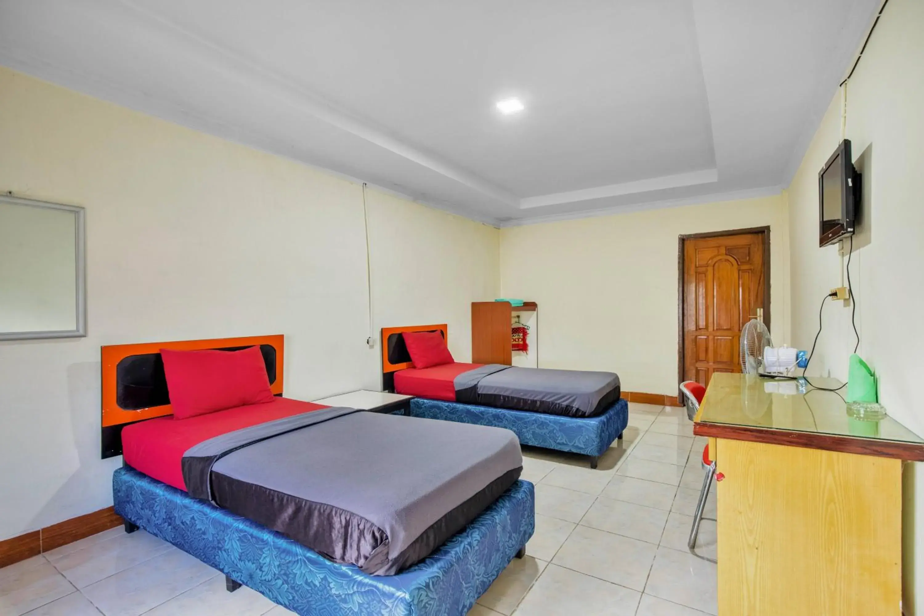 Economy Double Room in Malibou Hotel Medan Economy Double Room in Malibou Hotel Medan