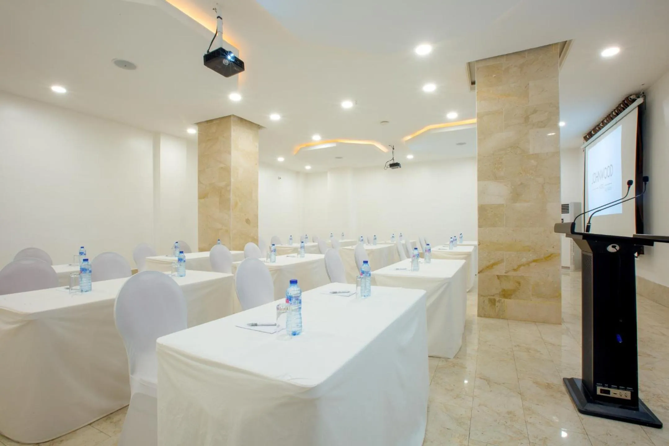 Meeting/conference room in JOHNWOOD HOTEL by Bolton