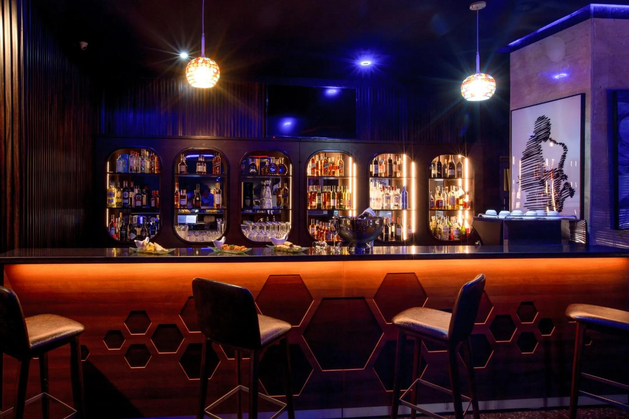 Restaurant/places to eat in JOHNWOOD HOTEL by Bolton