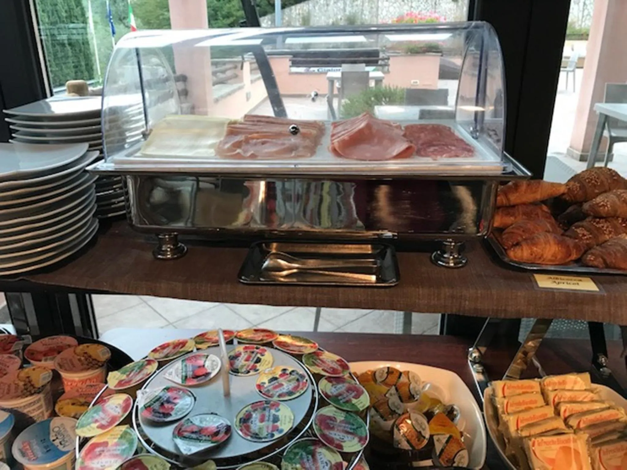 Food and drinks in Meridiana Country Hotel