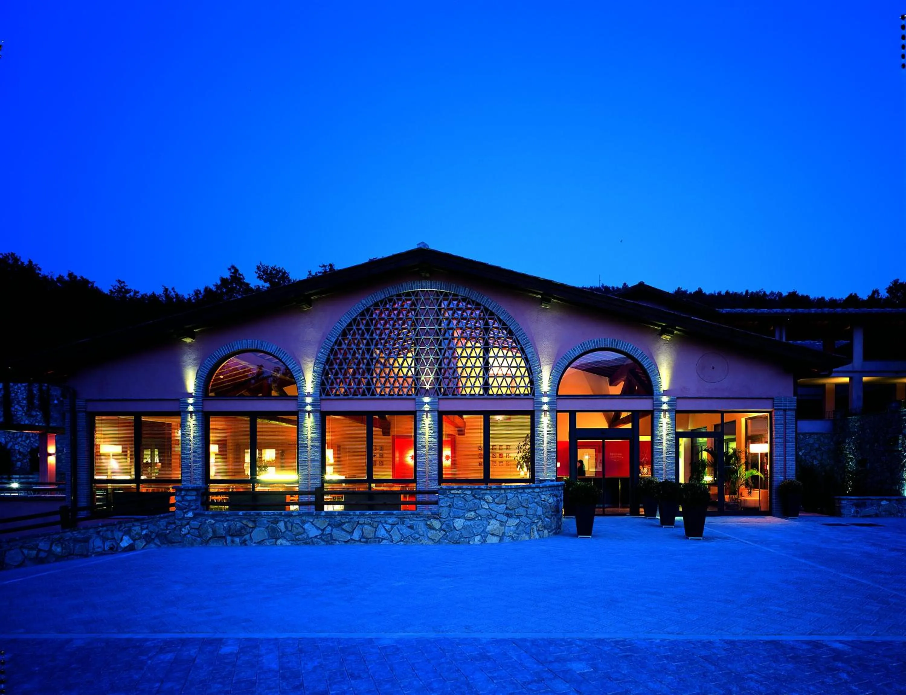 Facade/entrance in Meridiana Country Hotel