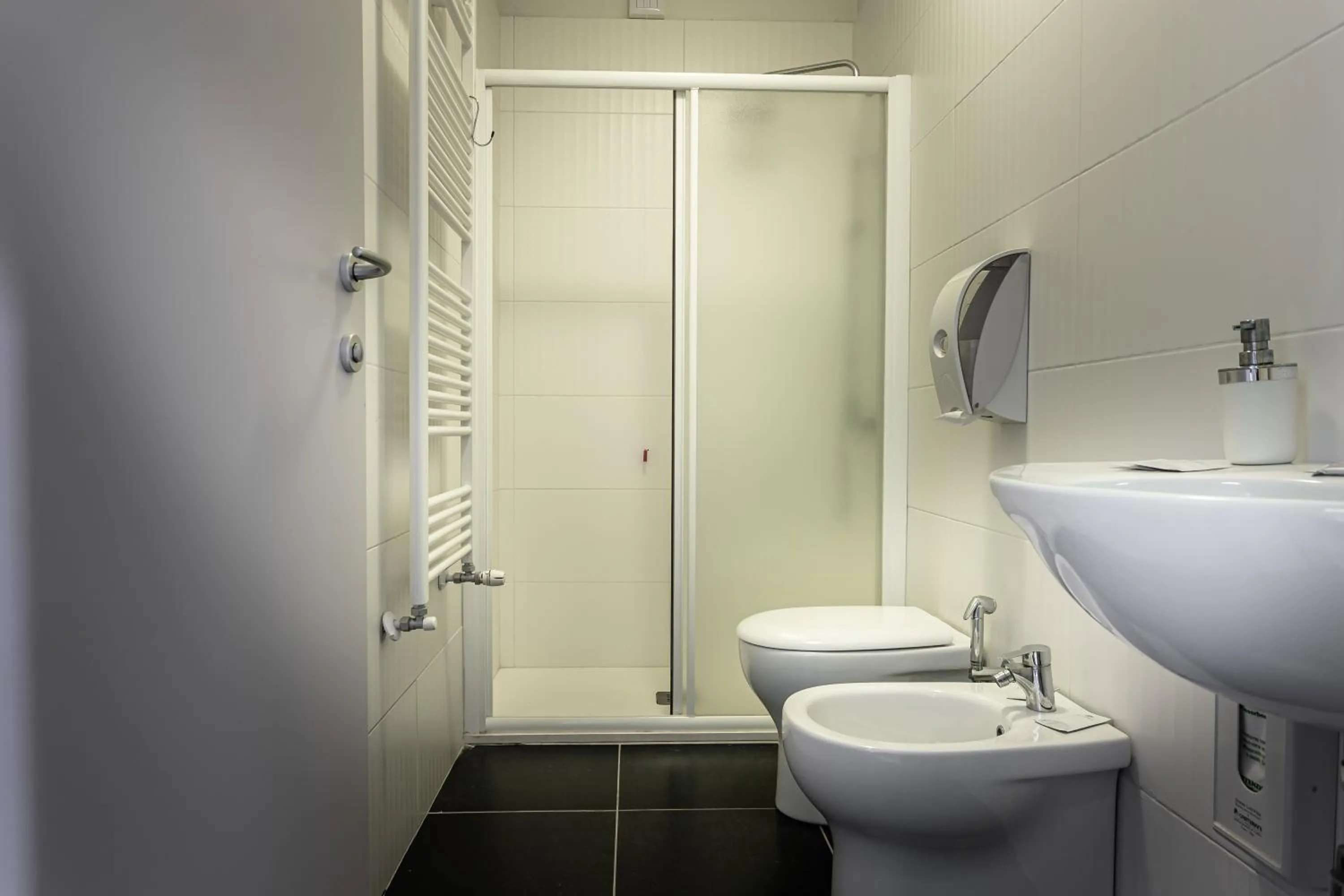 Toilet in Pasta Residence Italia Malpensa