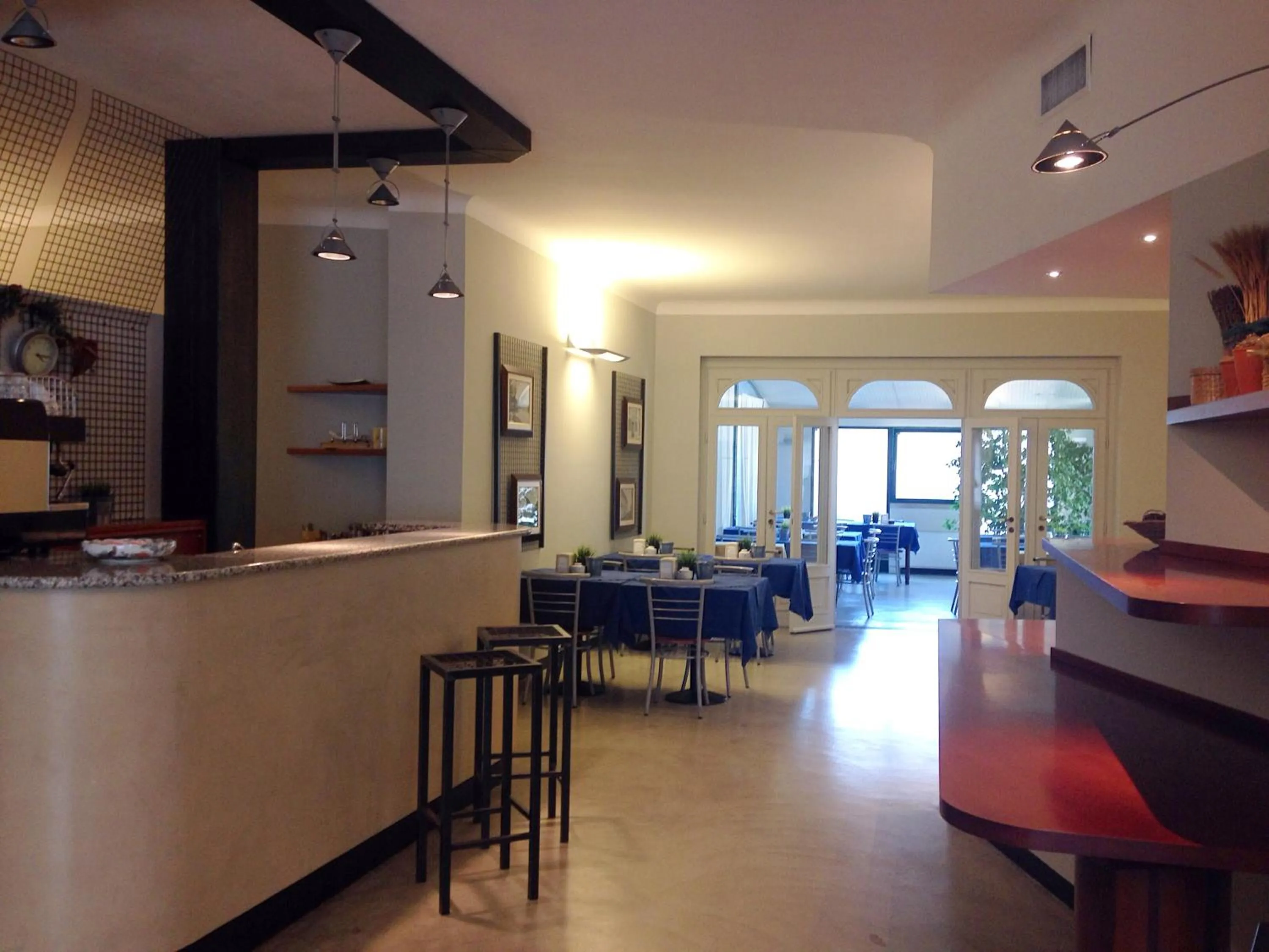 Communal lounge/ TV room in Albergo Della Corona