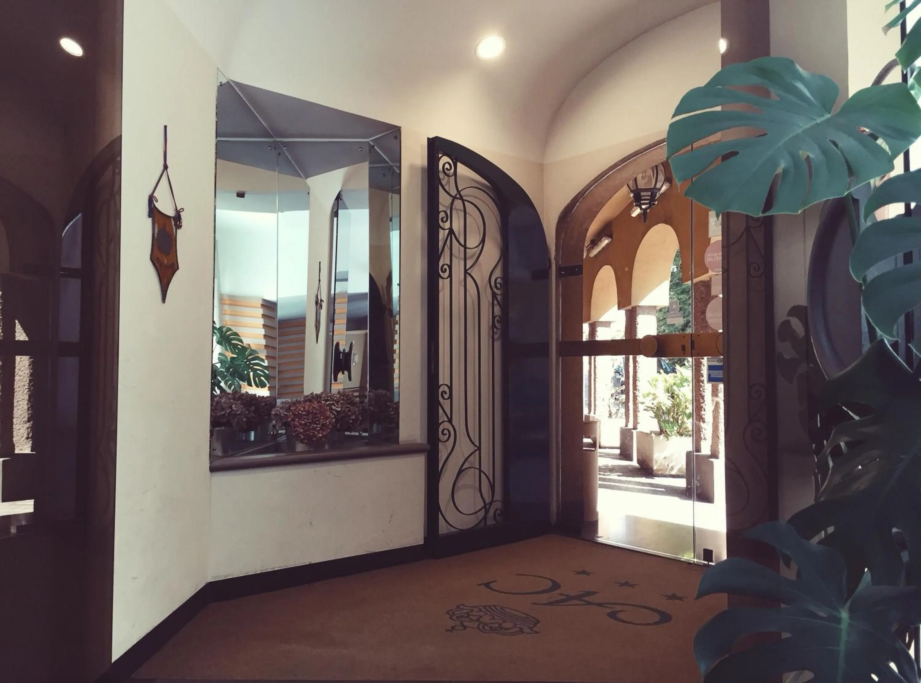 Facade/entrance in Albergo Della Corona