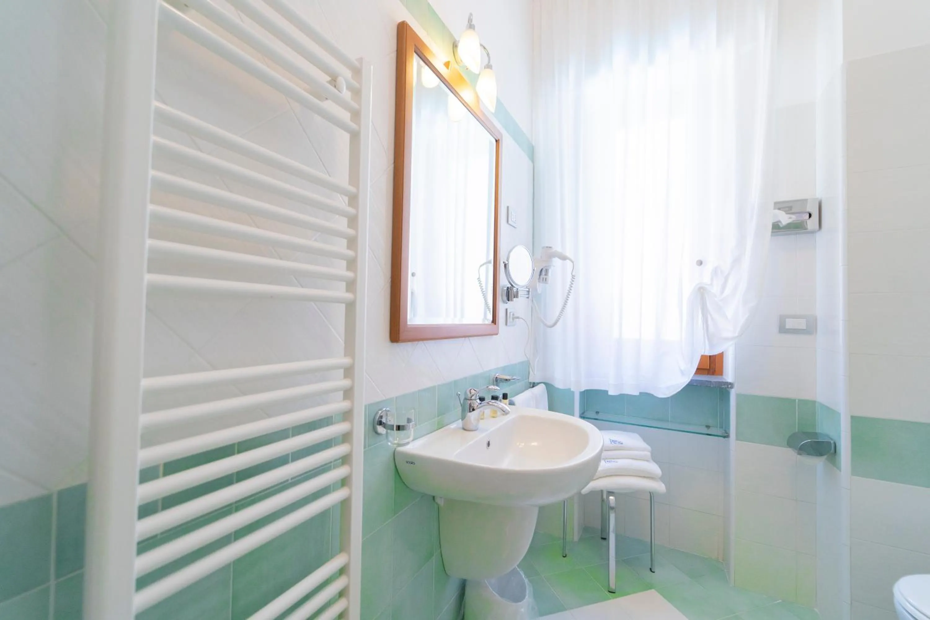 Shower in Hotel San Pietro