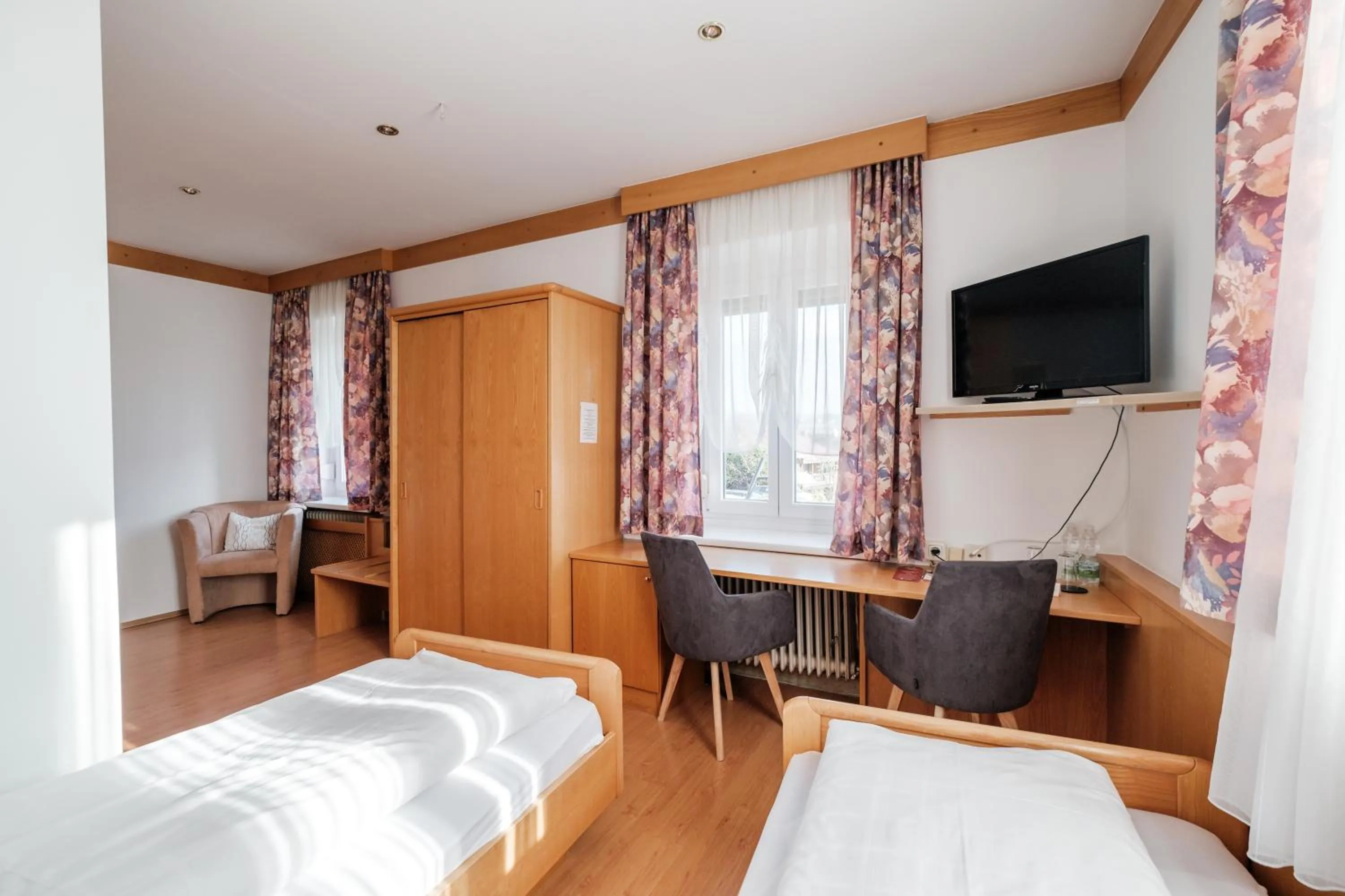 Photo of the whole room, Bed in Hotel Restaurant Schwarzer Adler