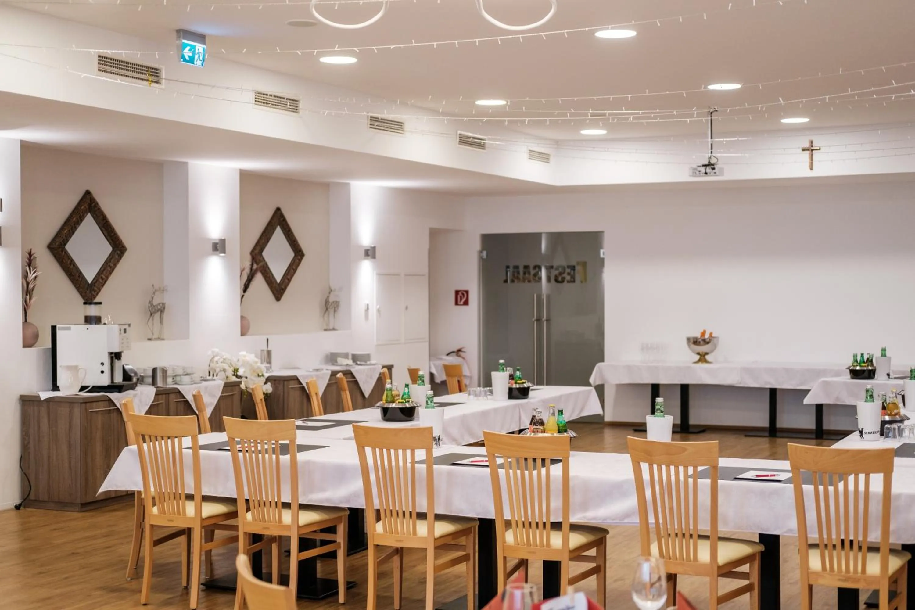 Restaurant/places to eat in Hotel Restaurant Schwarzer Adler