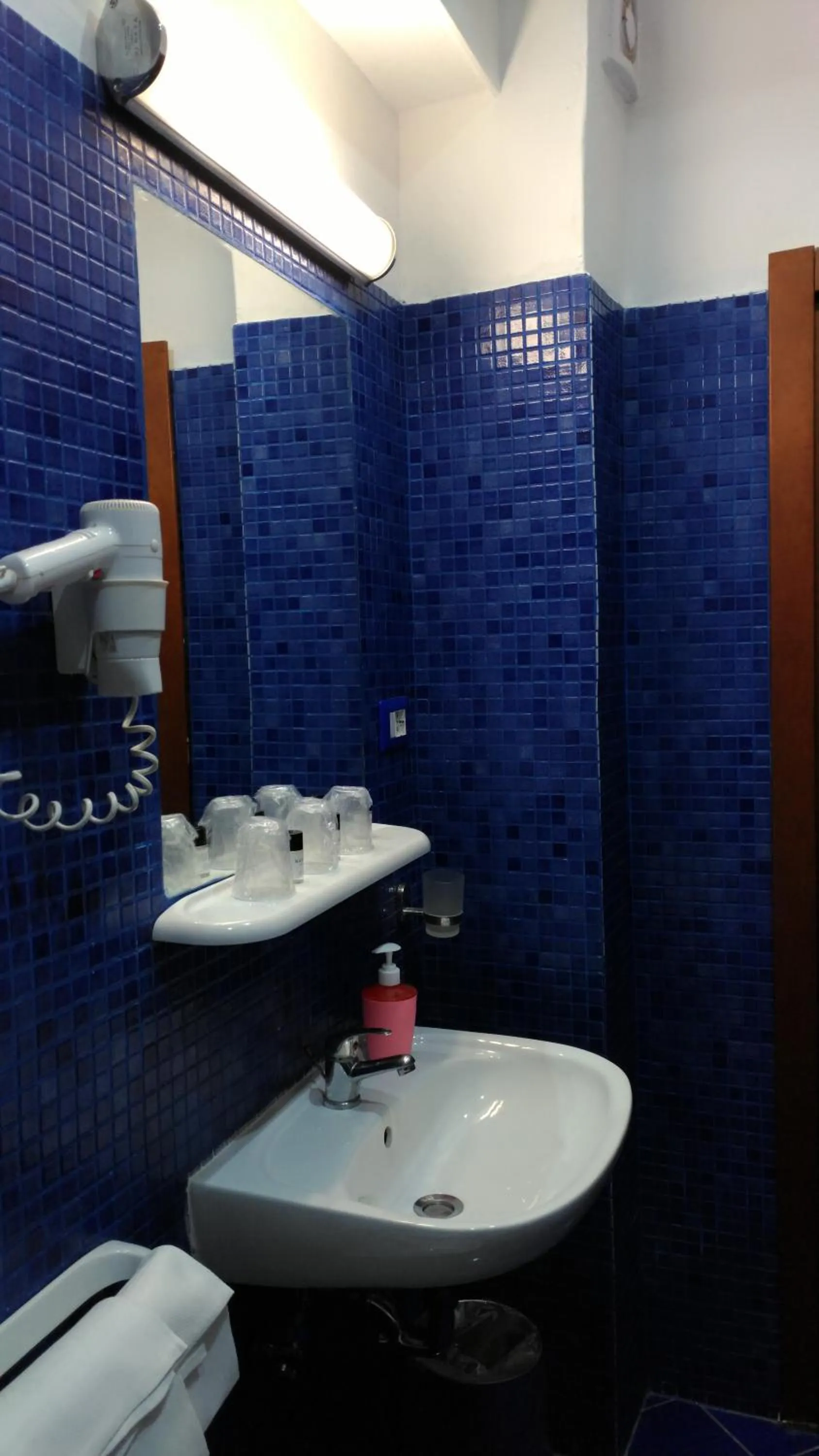 Shower in Hotel Santa Croce