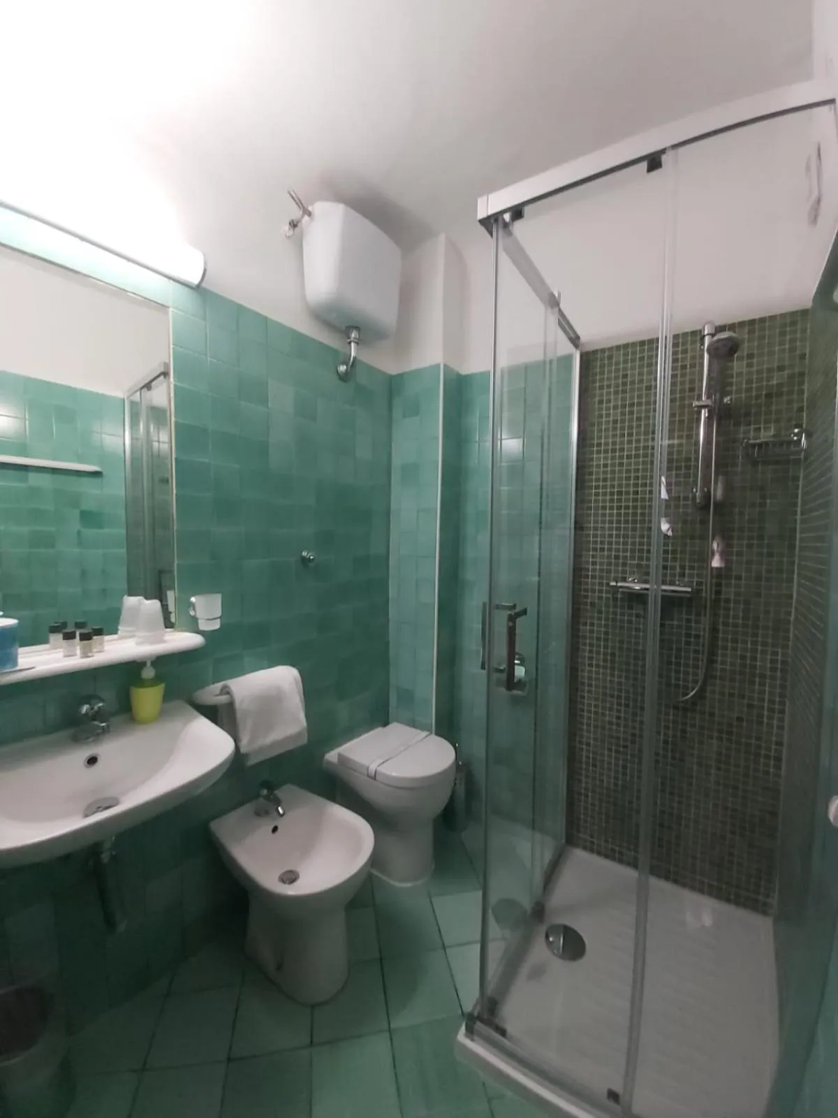 Shower in Hotel Santa Croce