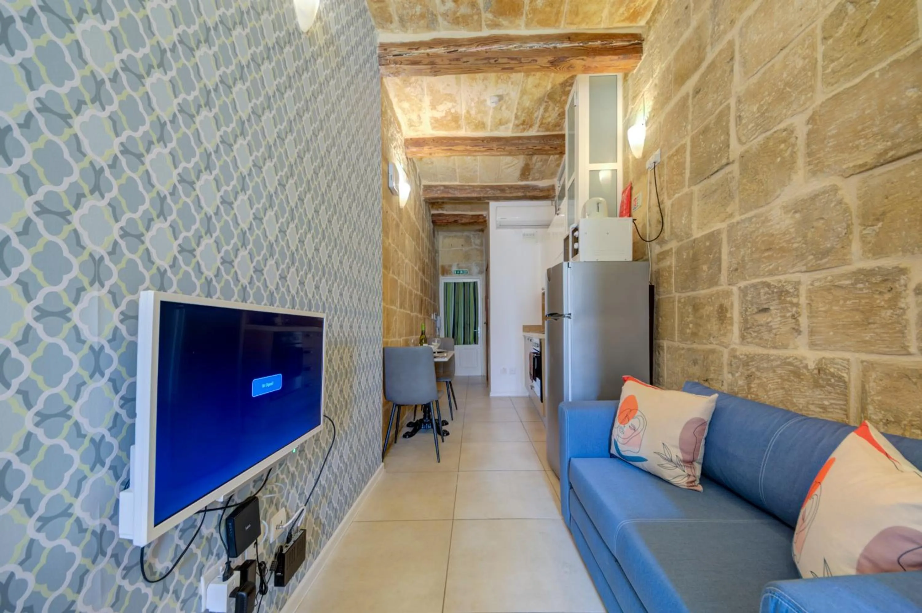 TV and multimedia in Tritoni Harbour suites - Valletta