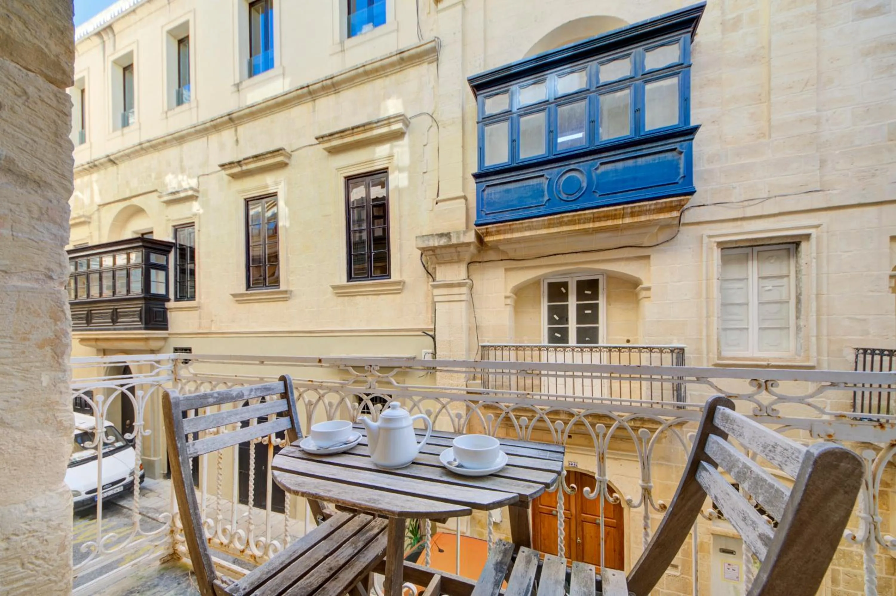 Patio in Tritoni Harbour suites - Valletta