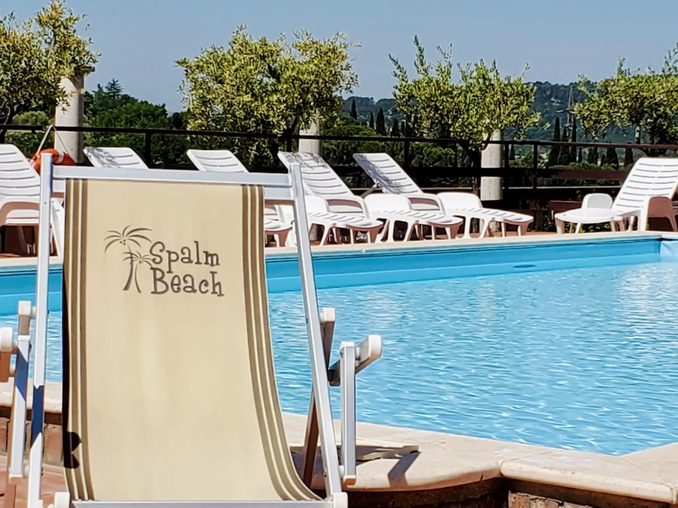 Swimming pool in Chocohotel