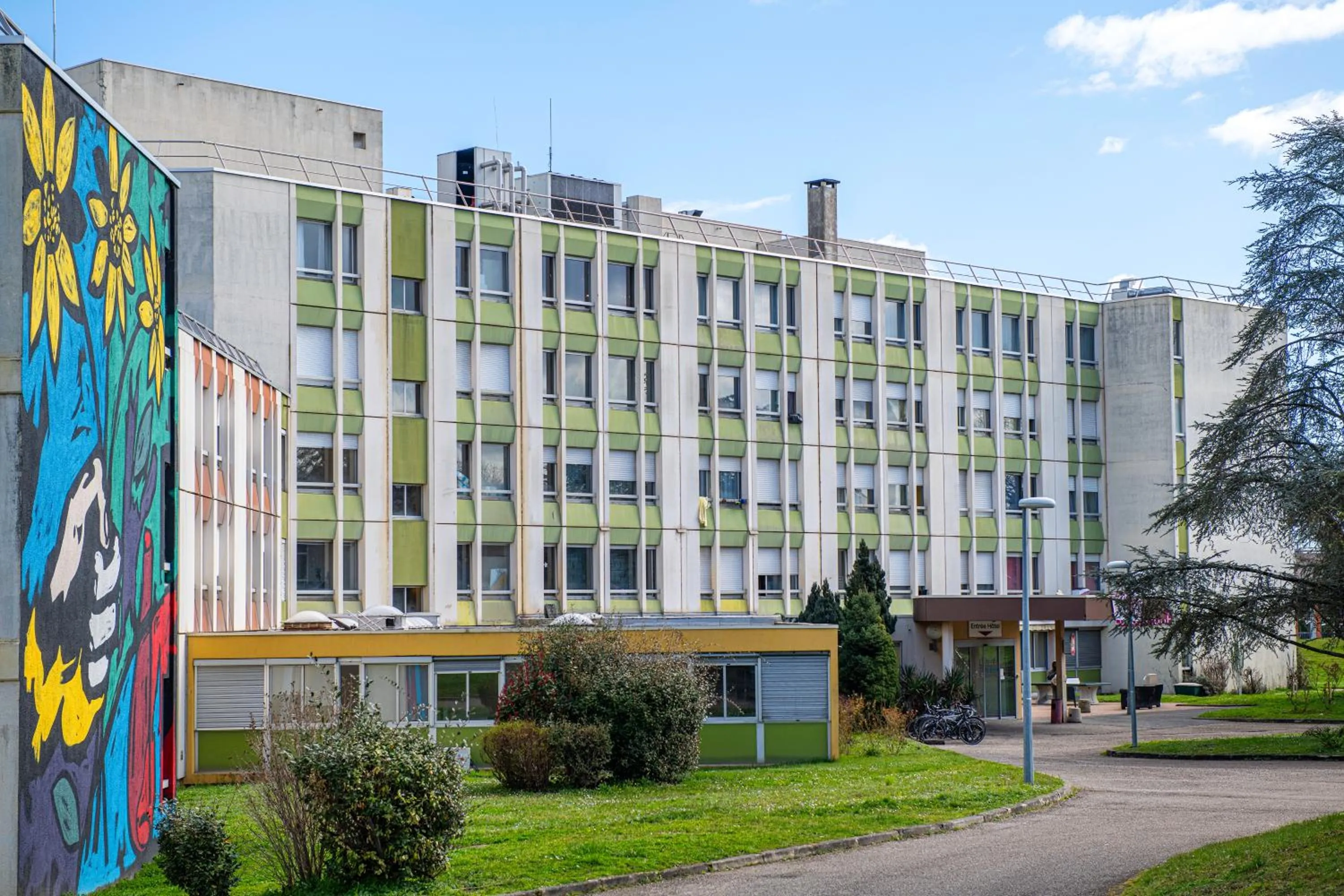 Property building in Hôtel Le Grand Barnum