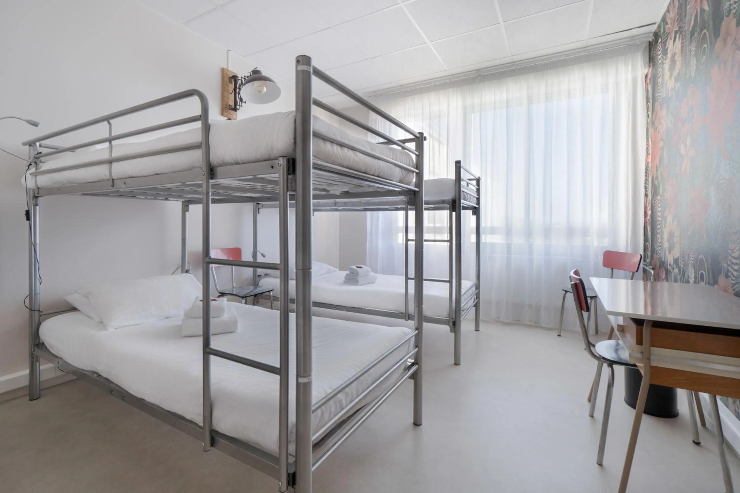 bunk bed, Bed in Hôtel Le Grand Barnum