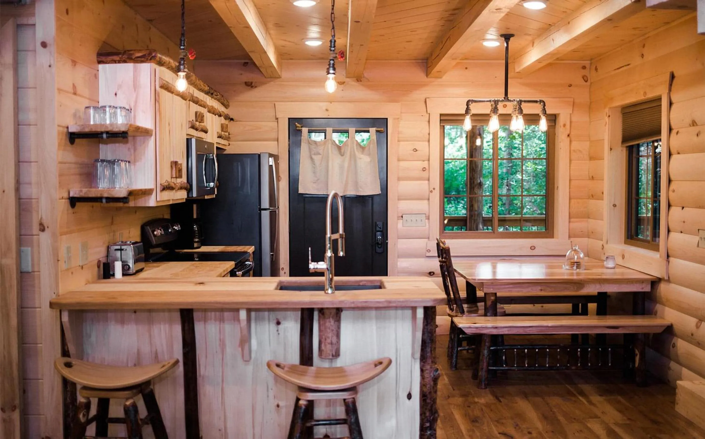 Kitchen or kitchenette in Treehouse #1 by Amish Country Lodging