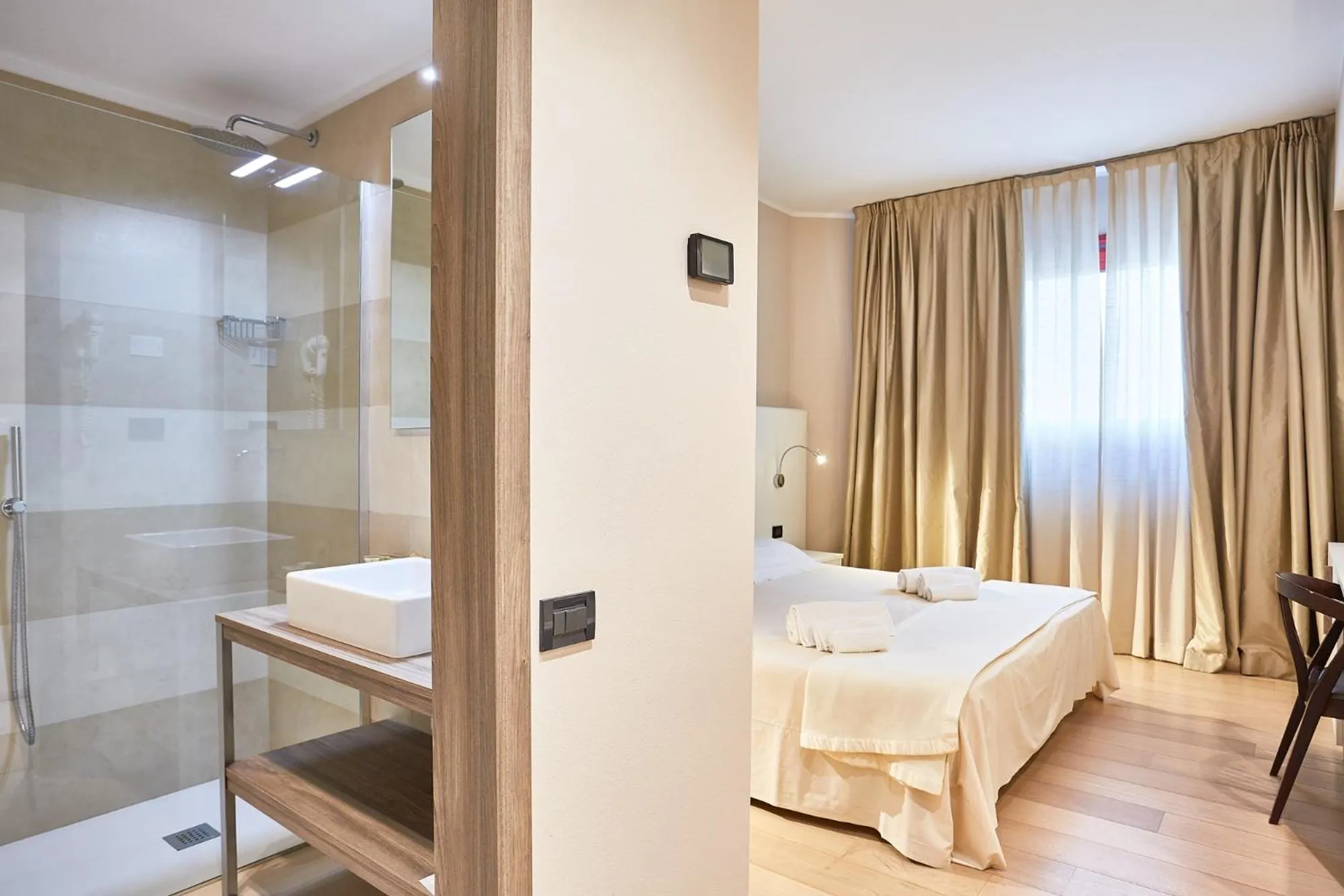 Photo of the whole room, Bed in Ferretti MajesticHouse