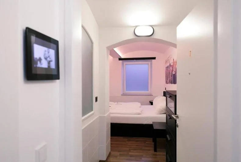 Bed in Motel Graz Ost I Free Parking I Self Check-in