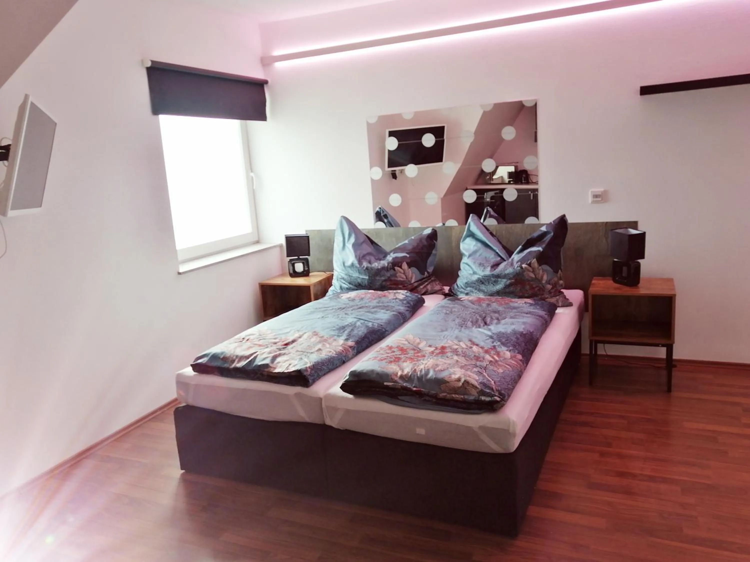 Bed in Motel Graz Ost I Free Parking I Self Check-in