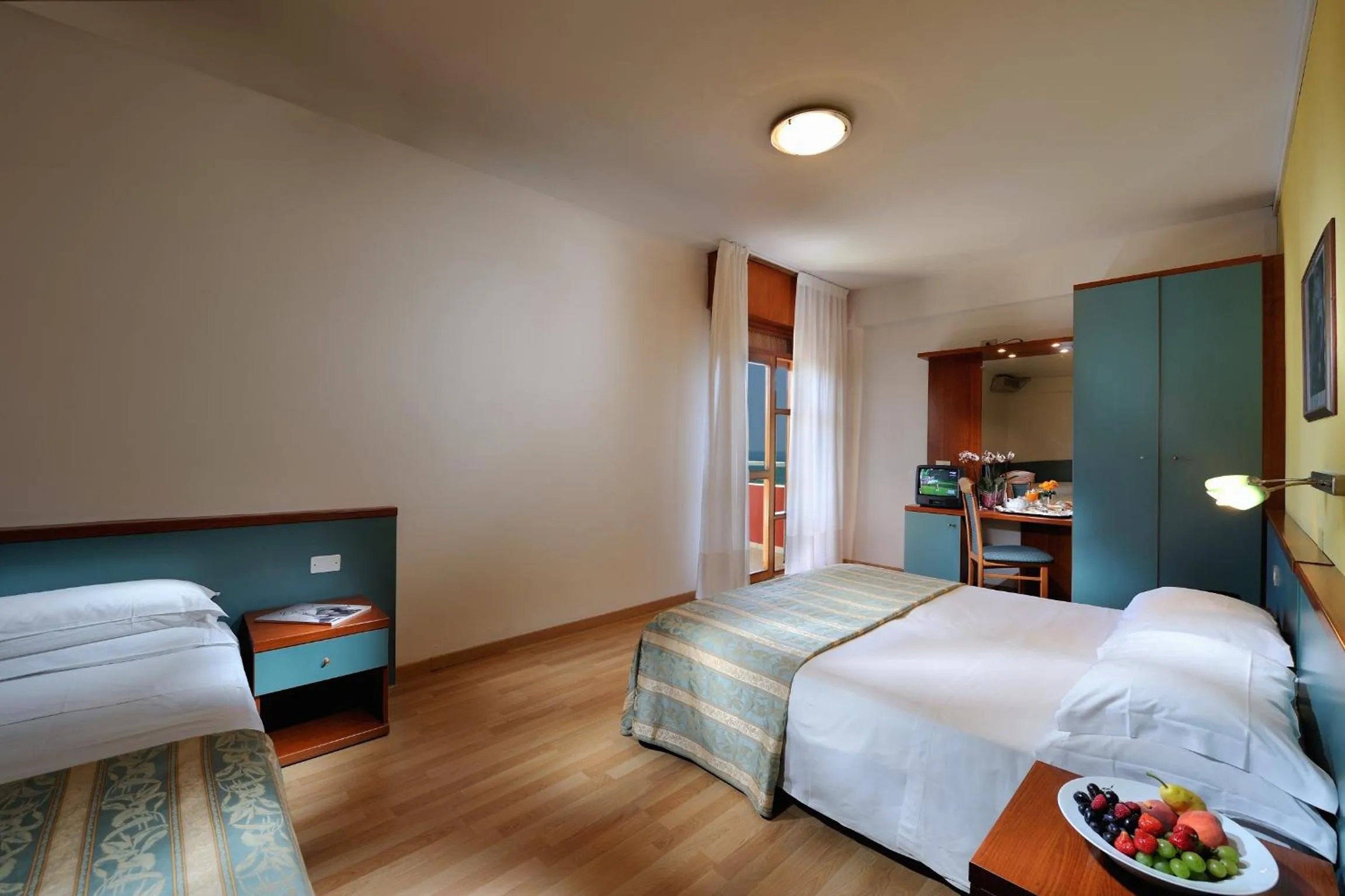 Property building, Bed in Hotel Bembo
