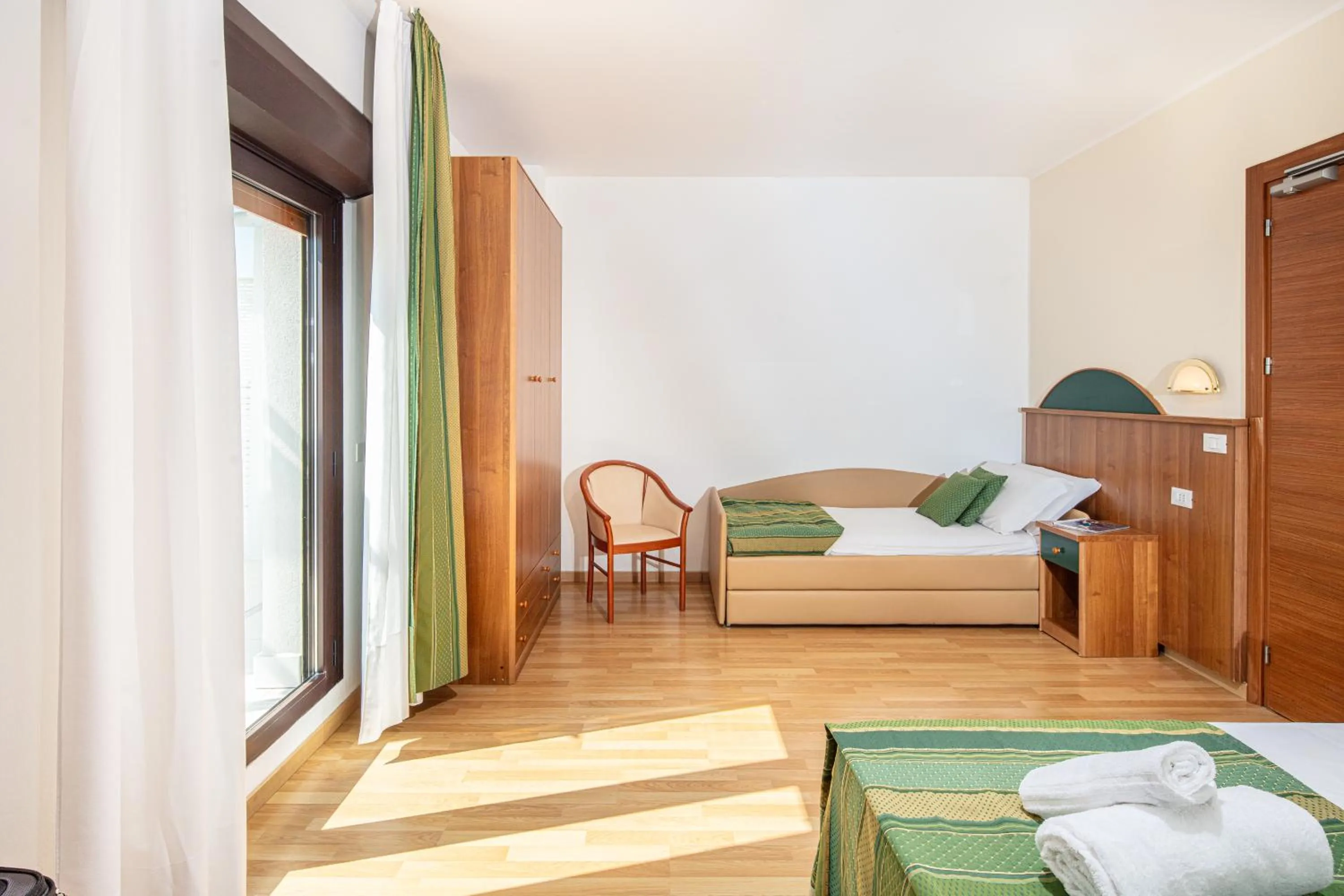 Restaurant/places to eat, Bed in Hotel Bembo