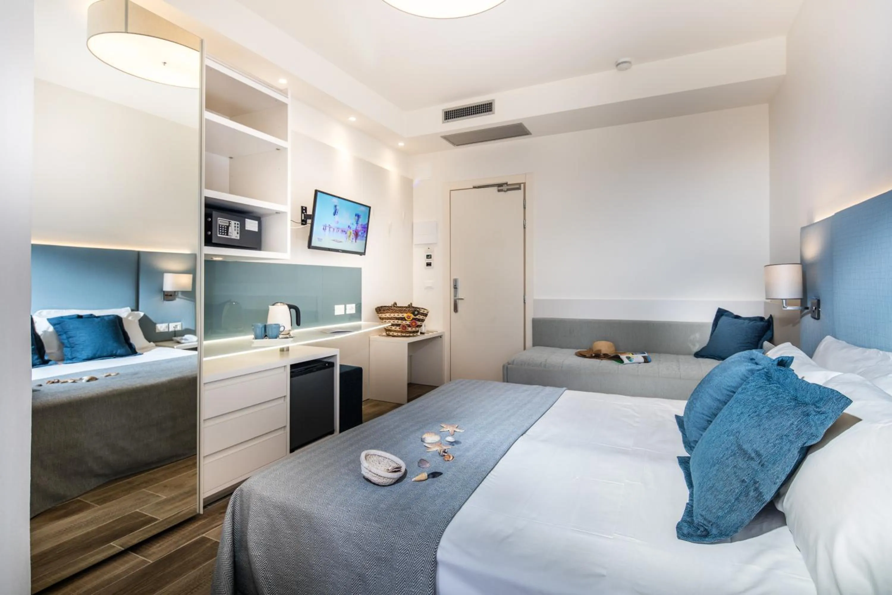 Bed in Hotel Excelsior