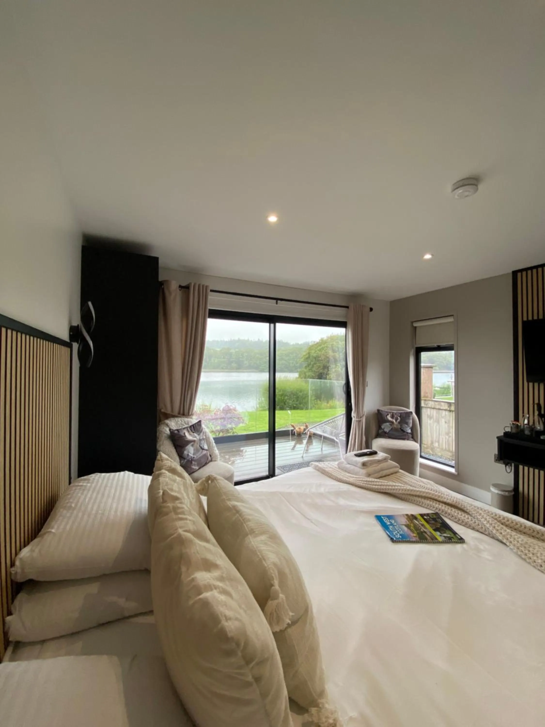 Bed in The Inn on the Loch