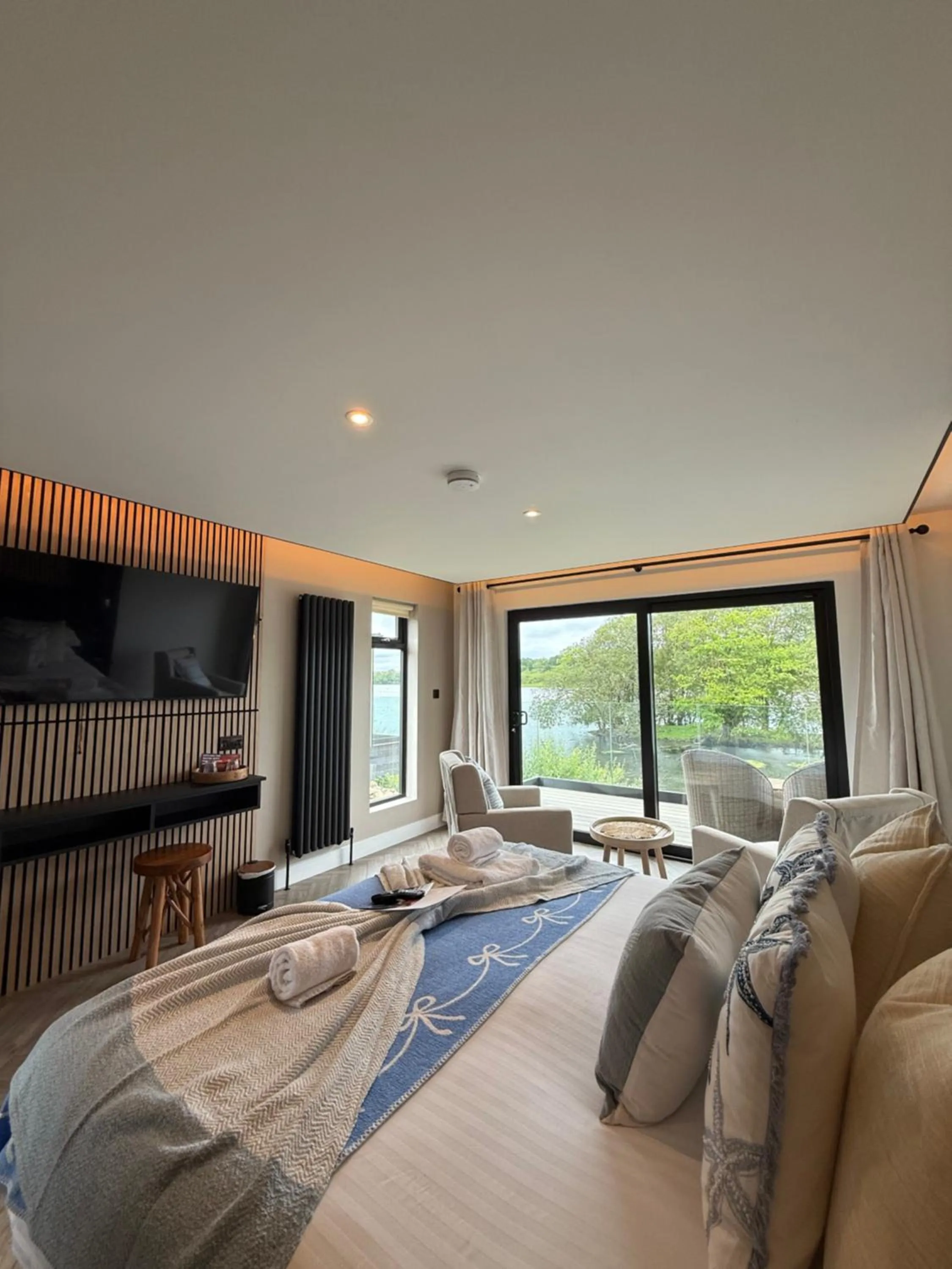 Bed in The Inn on the Loch