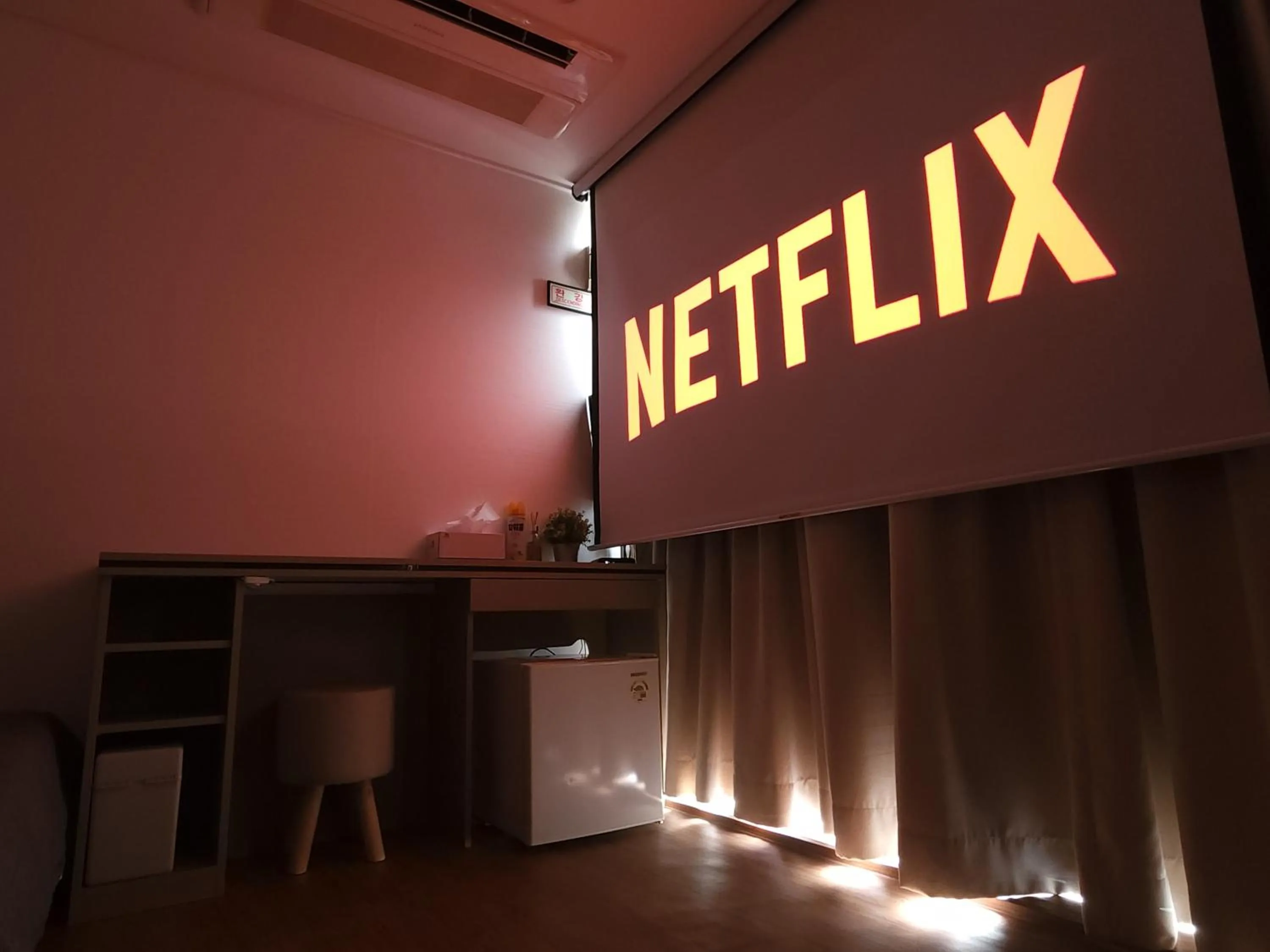 TV and multimedia in OYO Hostel Myeongdong 2