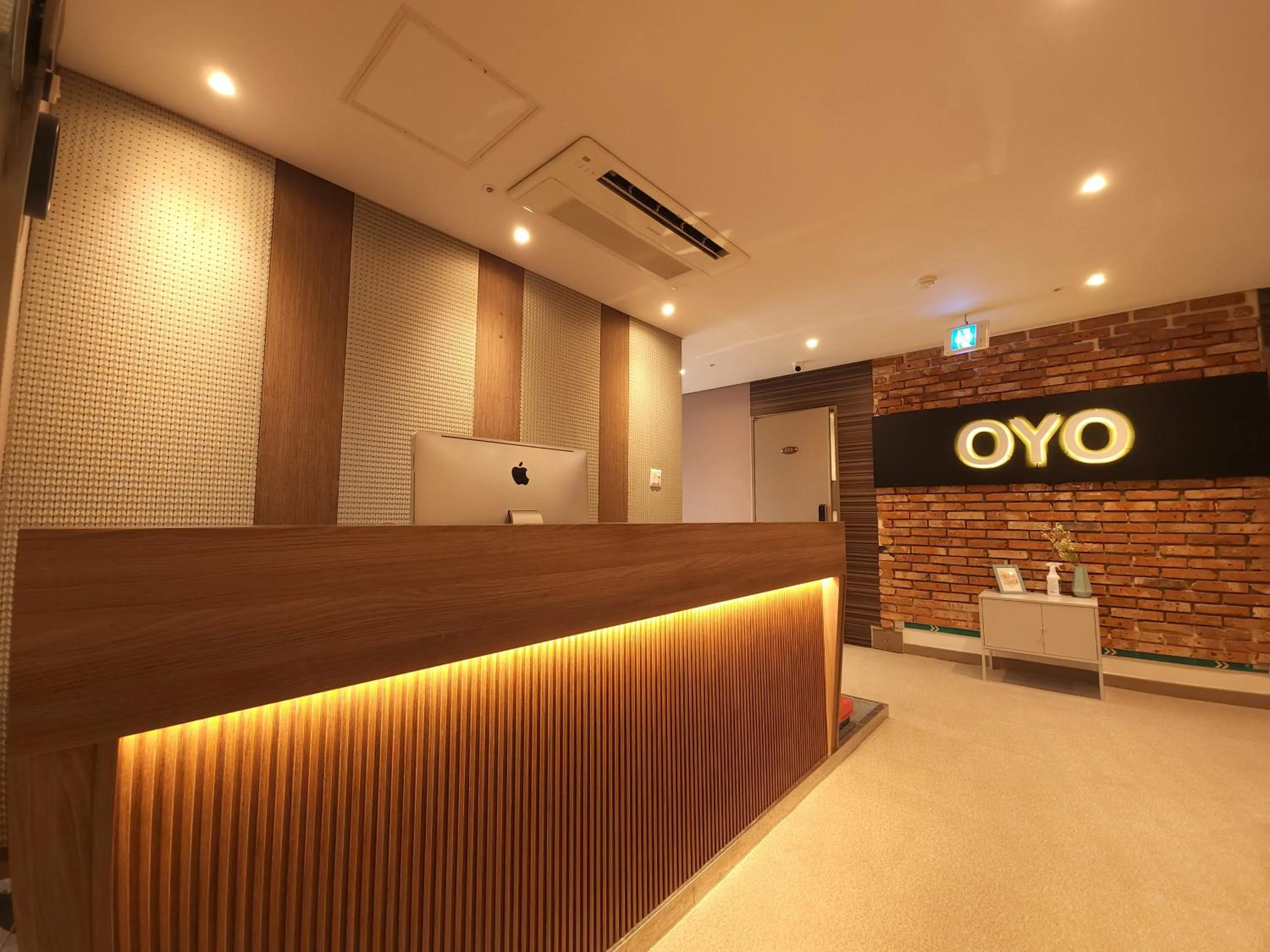 Lobby or reception in OYO Hostel Myeongdong 2
