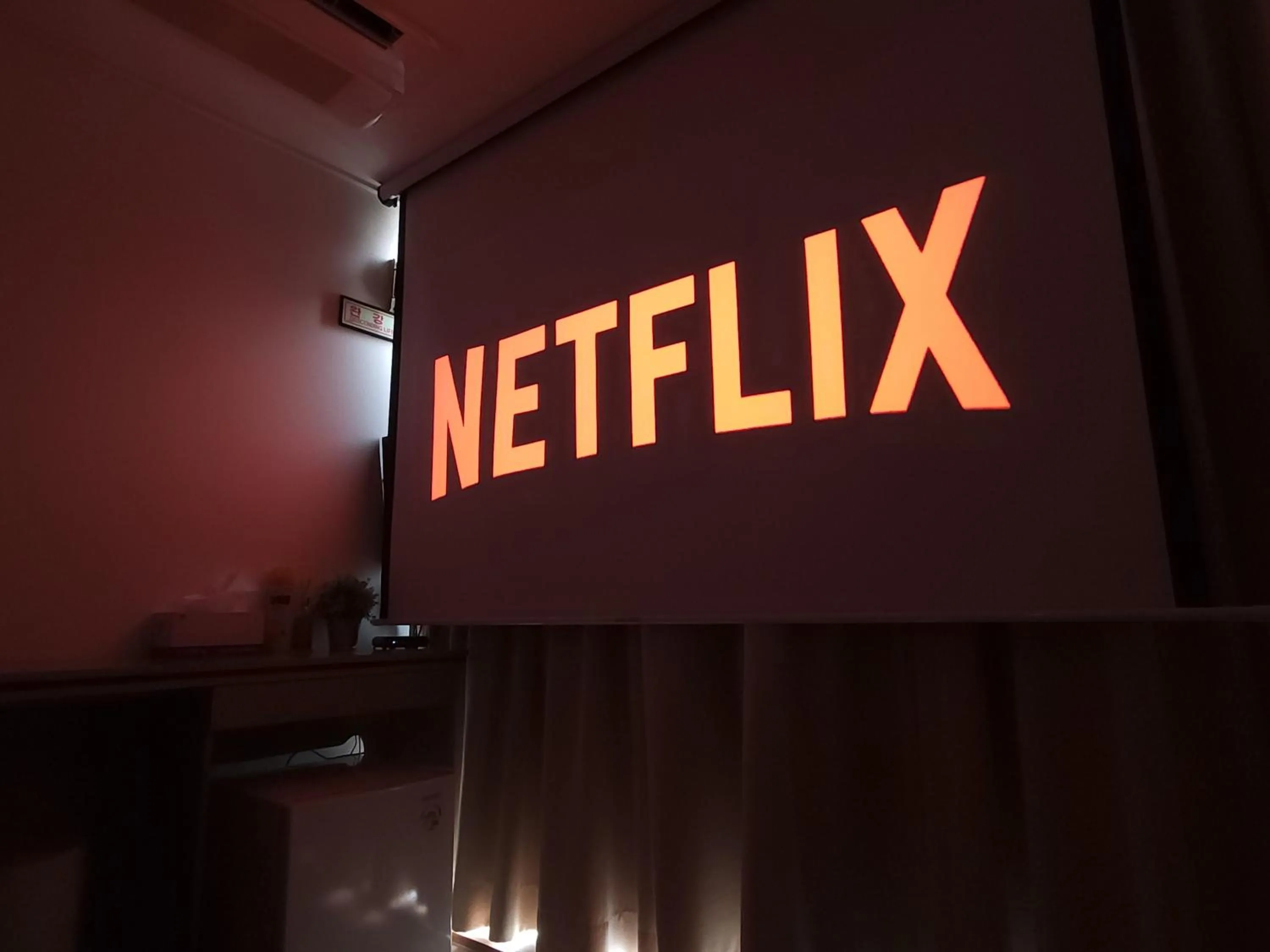 TV and multimedia in OYO Hostel Myeongdong 2