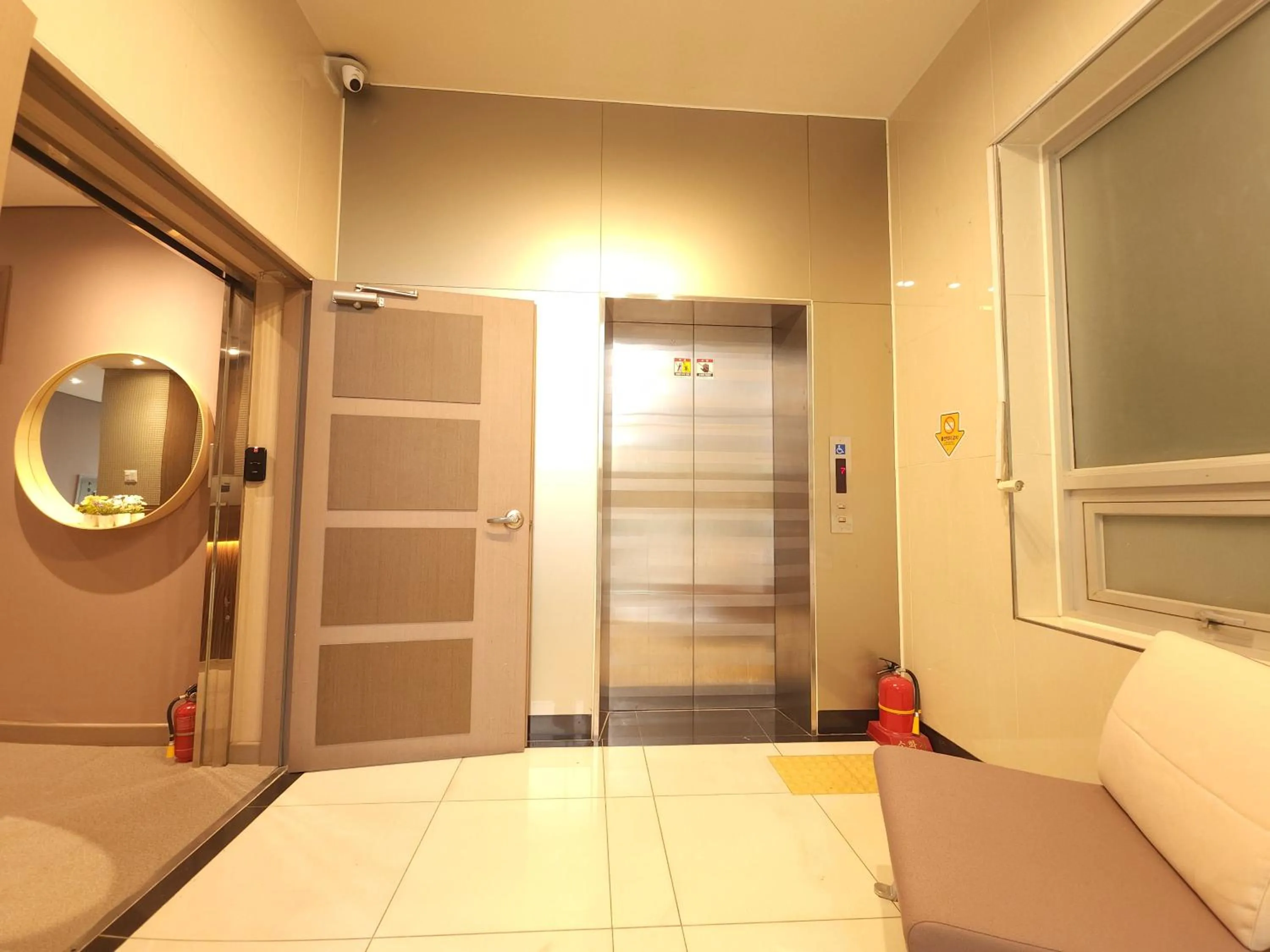 elevator, Bed in OYO Hostel Myeongdong 2