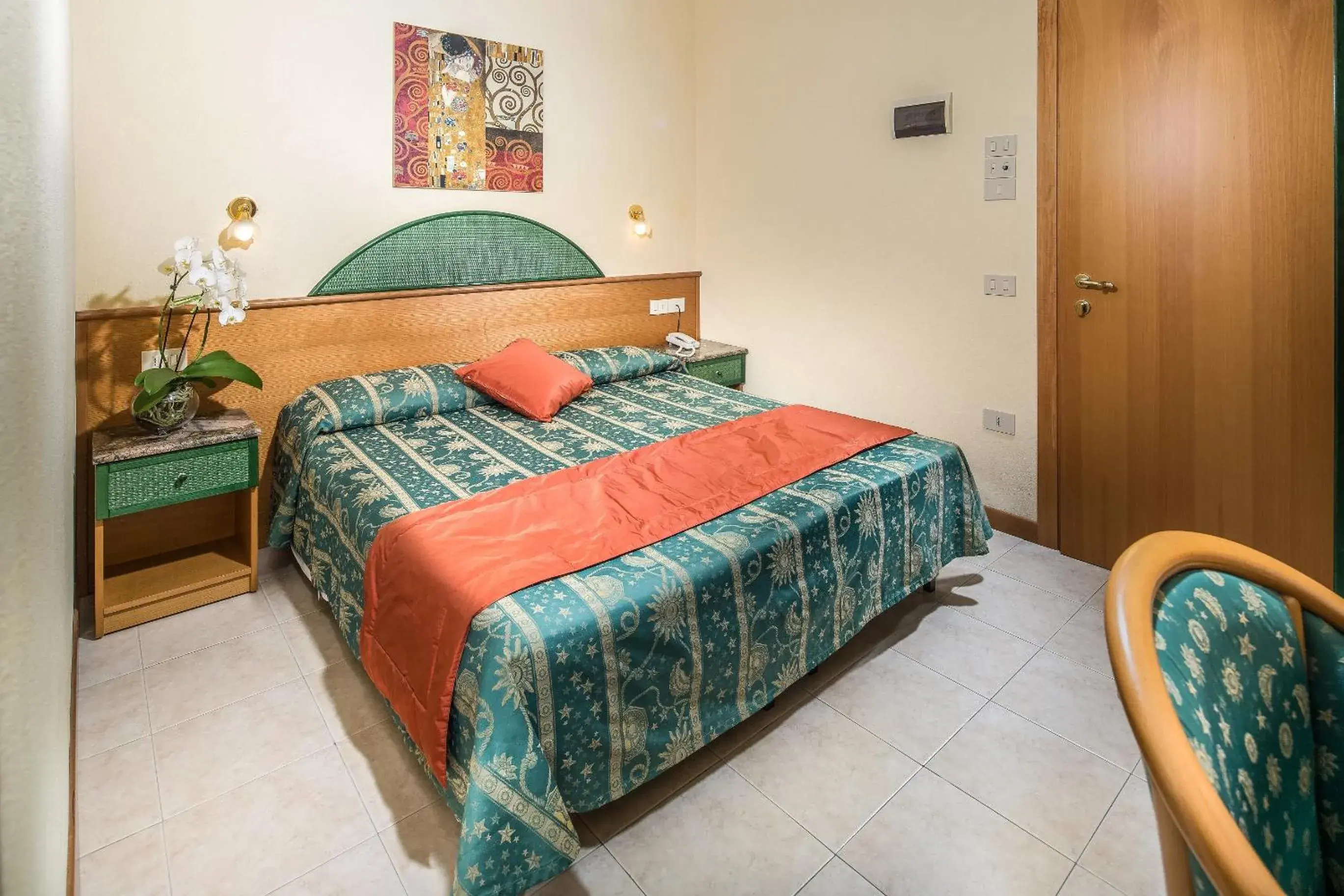 Basic Double Room in Hotel Bellevue Basic Double Room in Hotel Bellevue