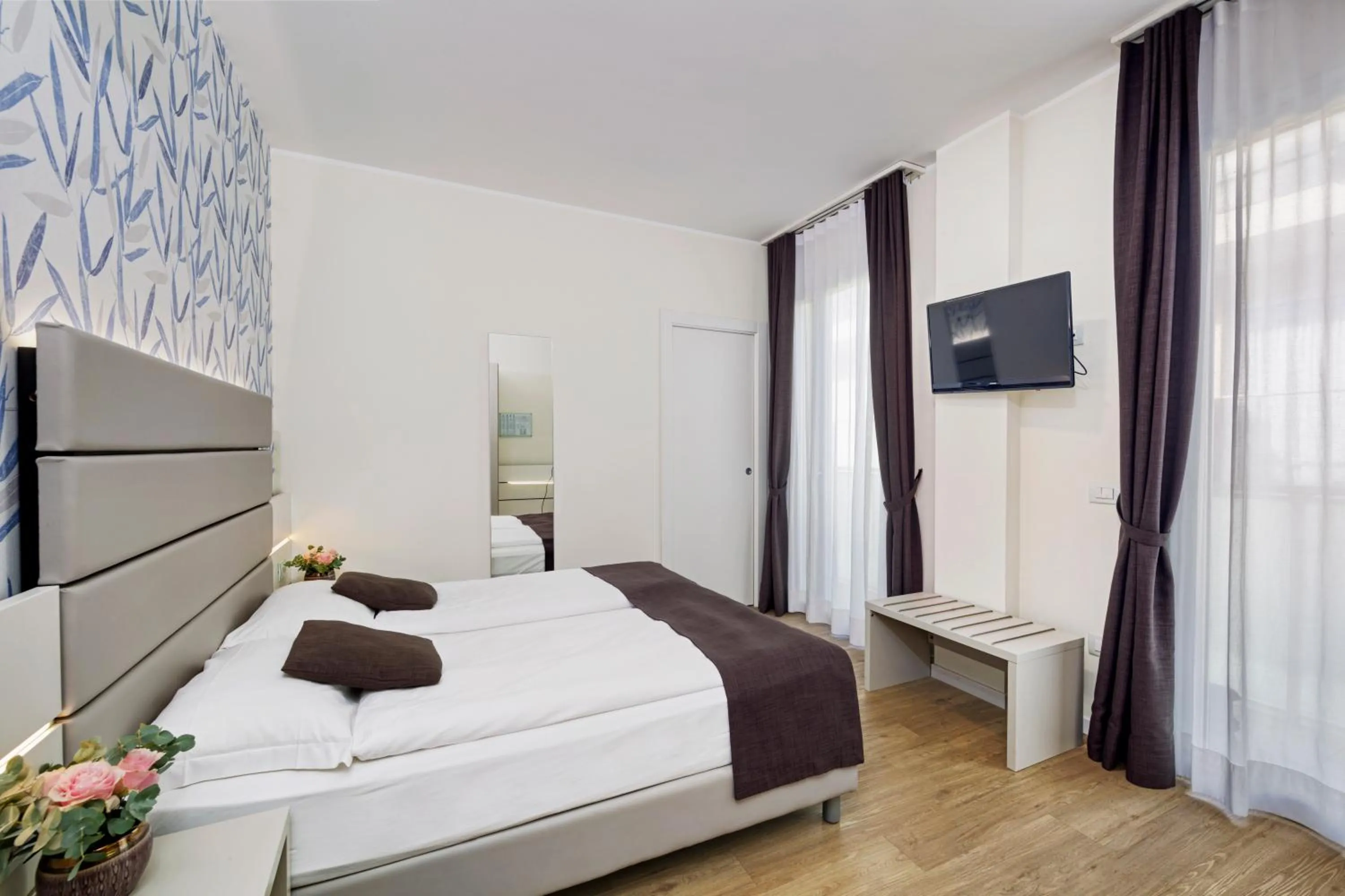 Photo of the whole room, Bed in Hotel Astoria