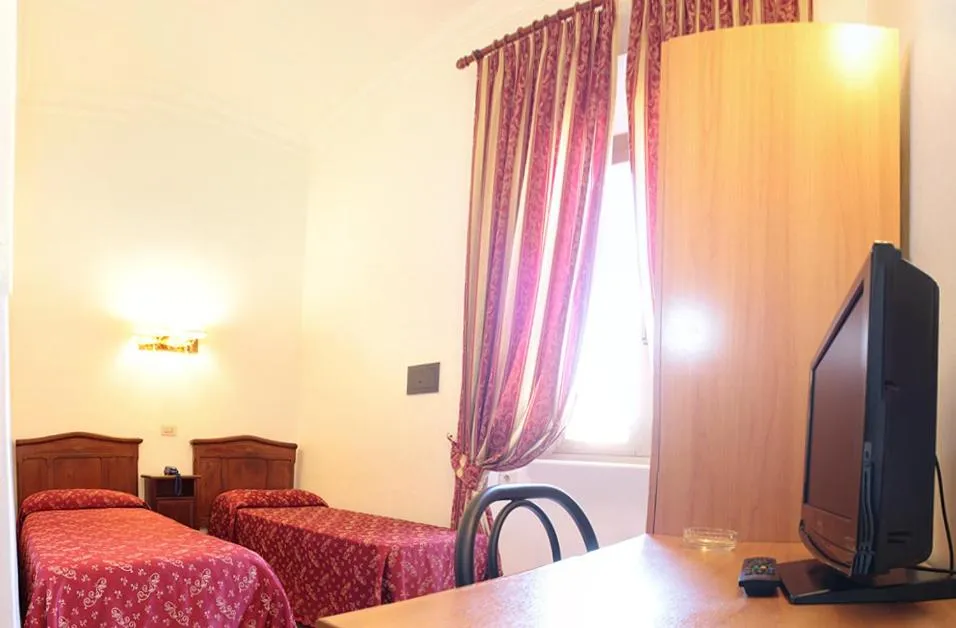 Photo of the whole room, Bed in Hotel Euro Quiris