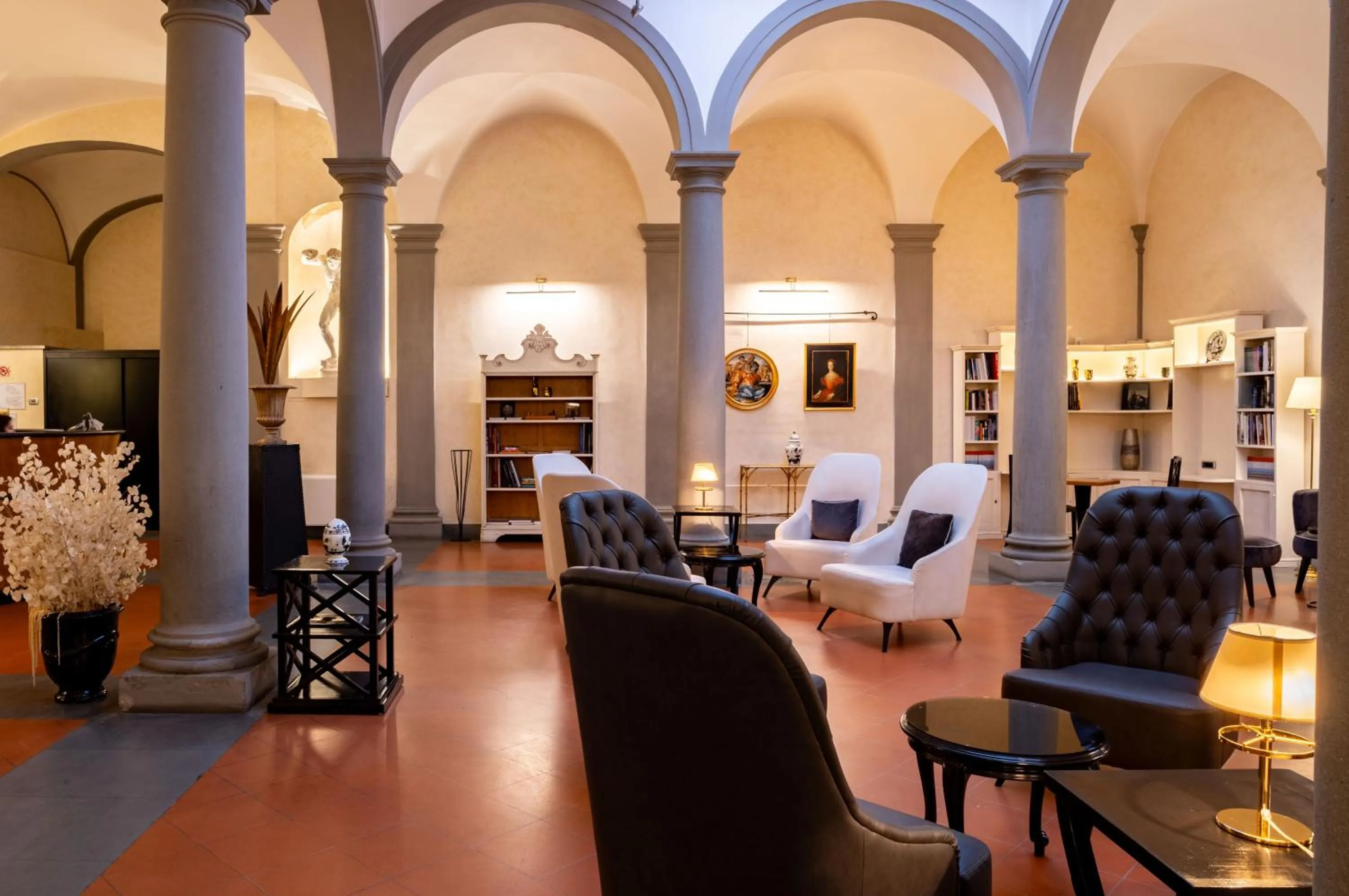 Lobby or reception in Relais Hotel Centrale "Dimora Storica"