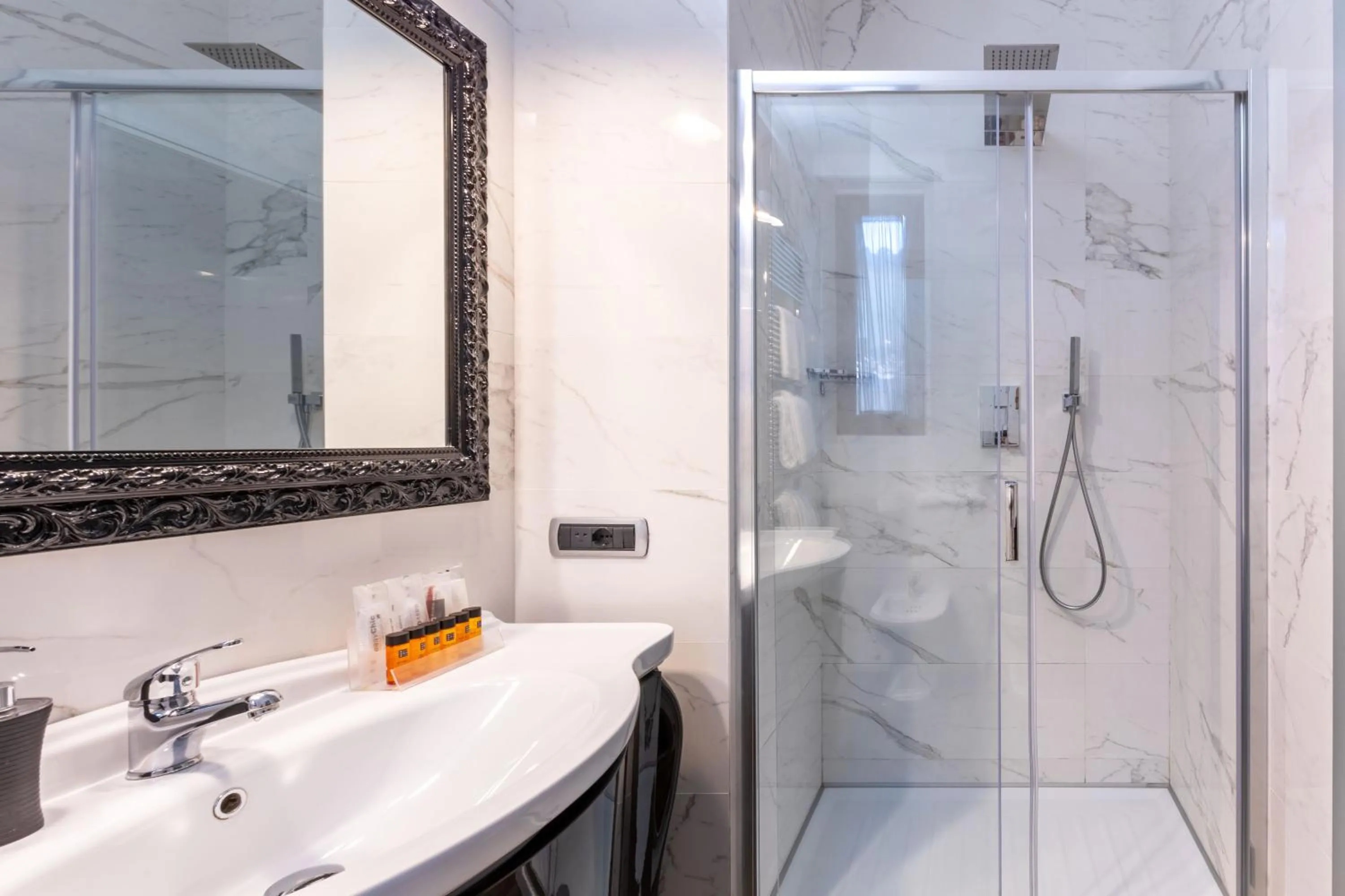 Bathroom in Relais Hotel Centrale "Dimora Storica"