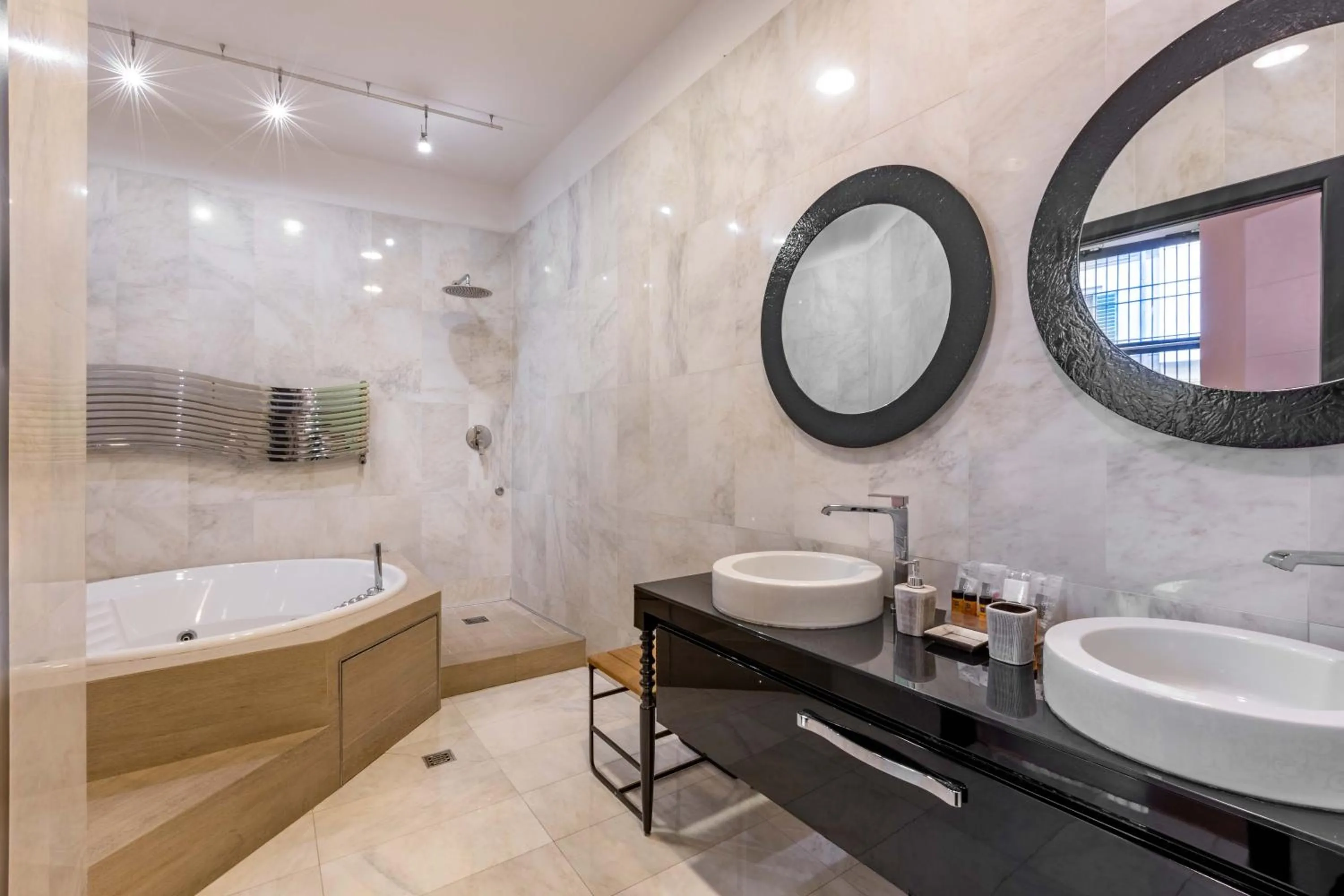 Bathroom in Relais Hotel Centrale "Dimora Storica"