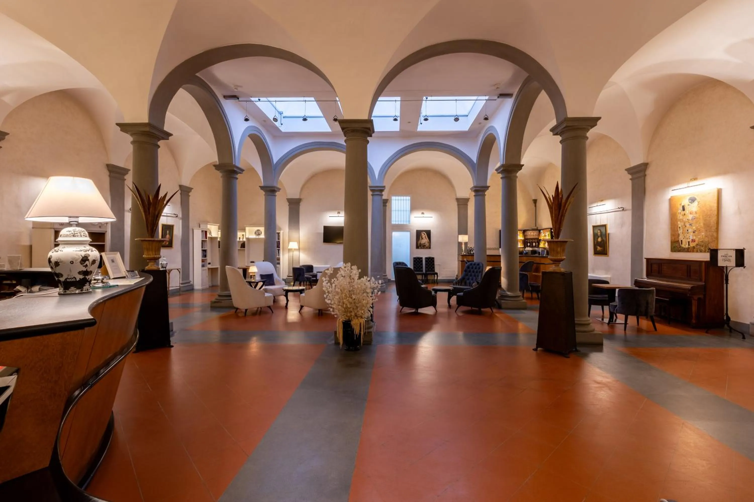 Lobby or reception in Relais Hotel Centrale "Dimora Storica"