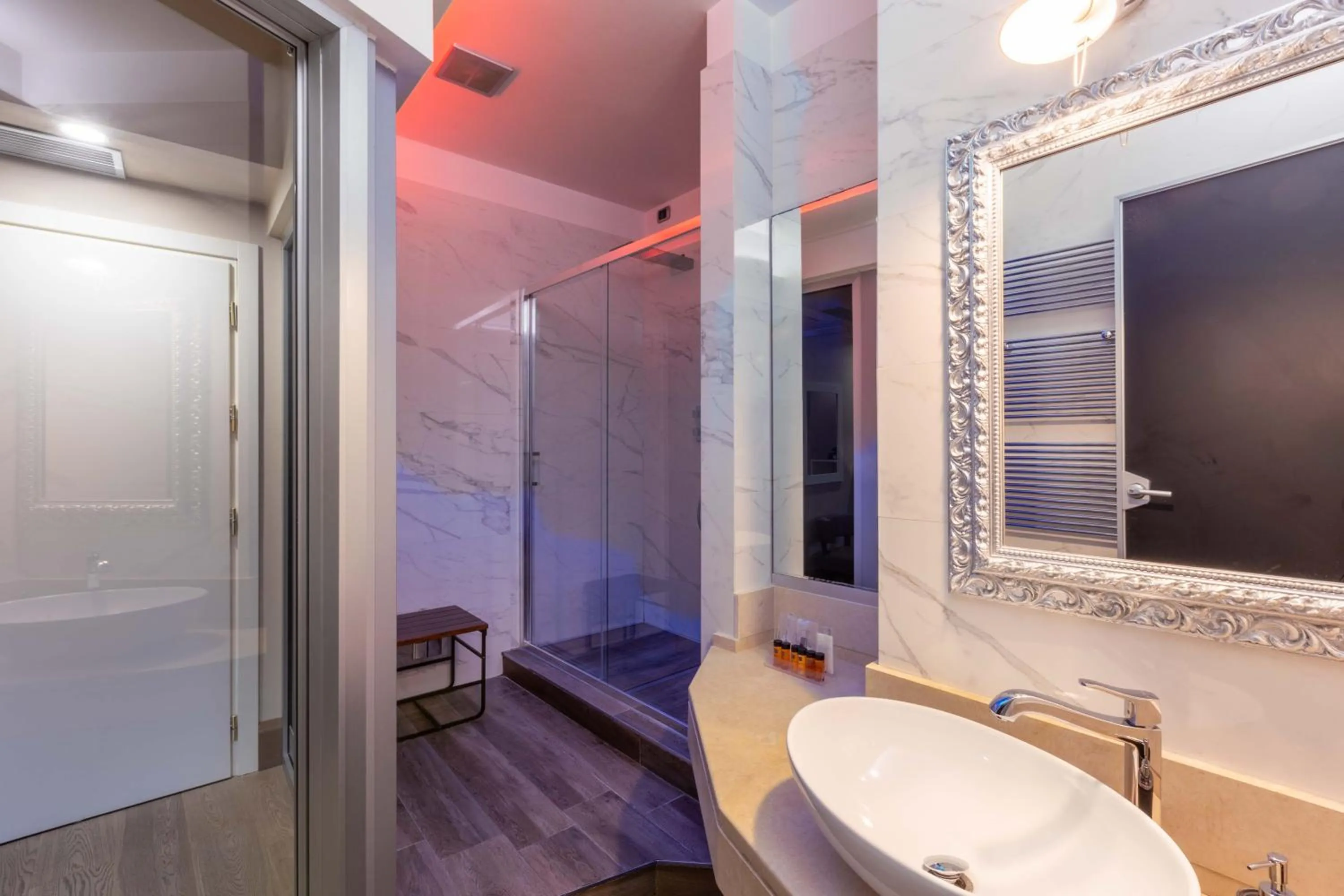 Bathroom in Relais Hotel Centrale "Dimora Storica"