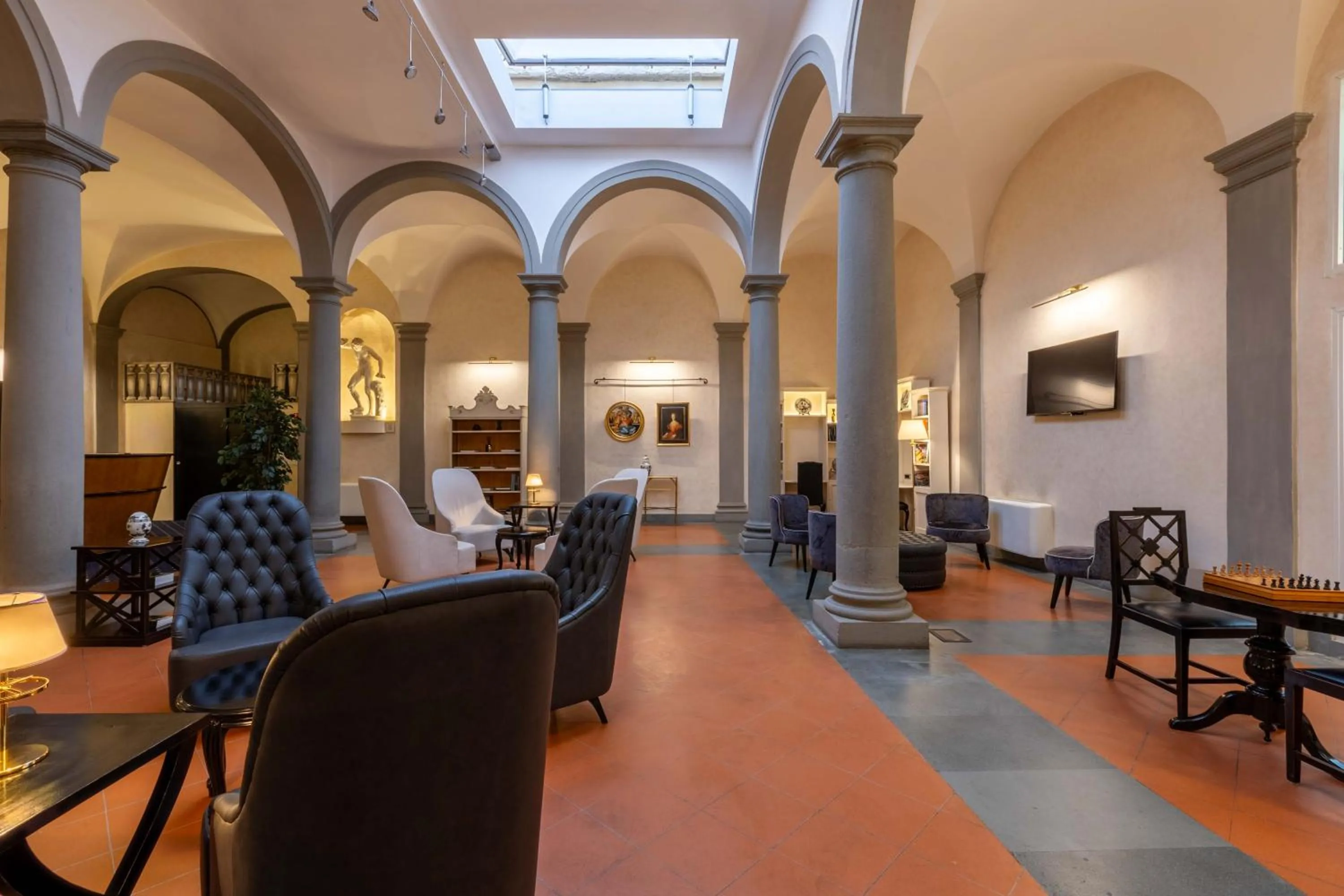 Lobby or reception in Relais Hotel Centrale "Dimora Storica"