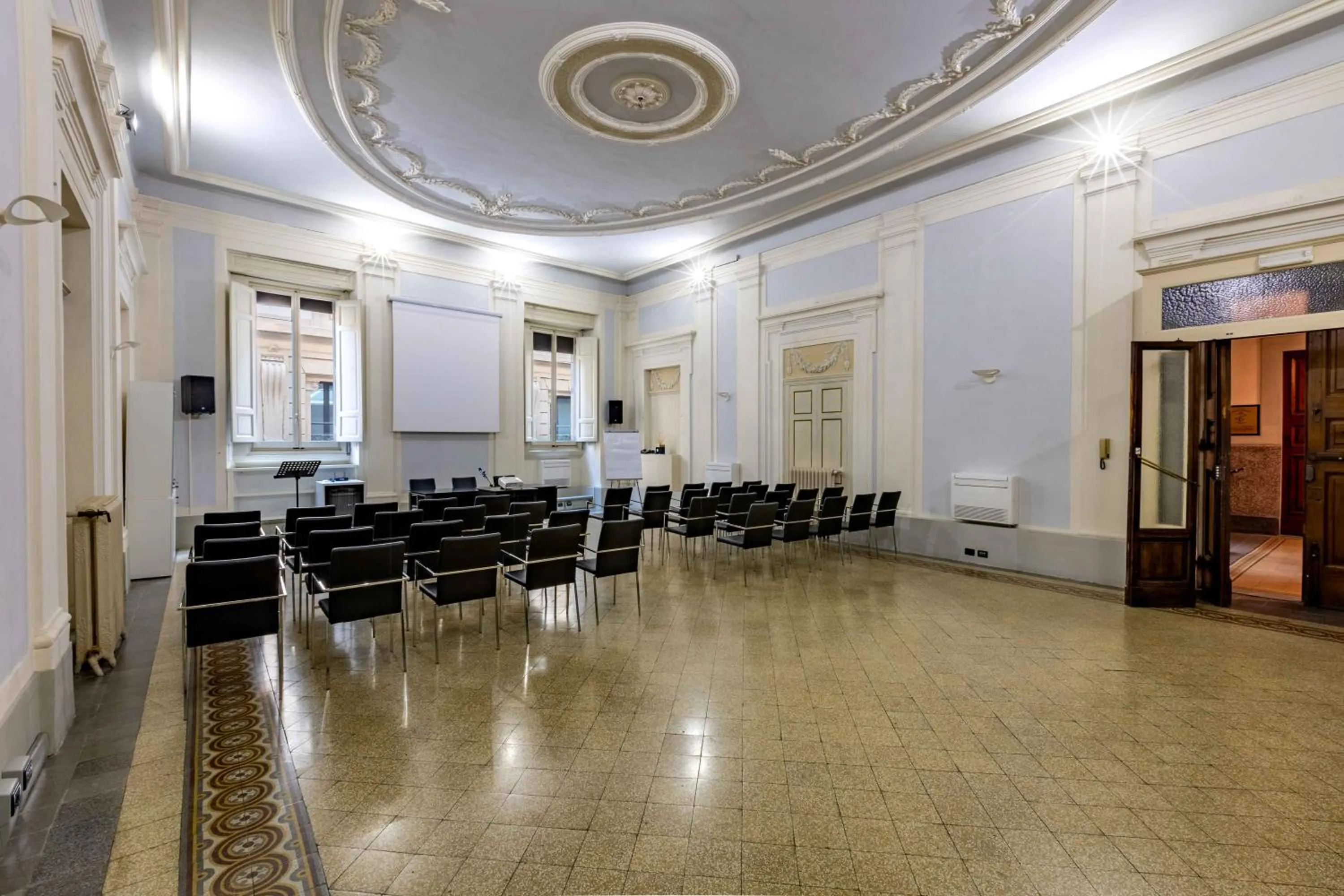 Meeting/conference room in Relais Hotel Centrale "Dimora Storica"