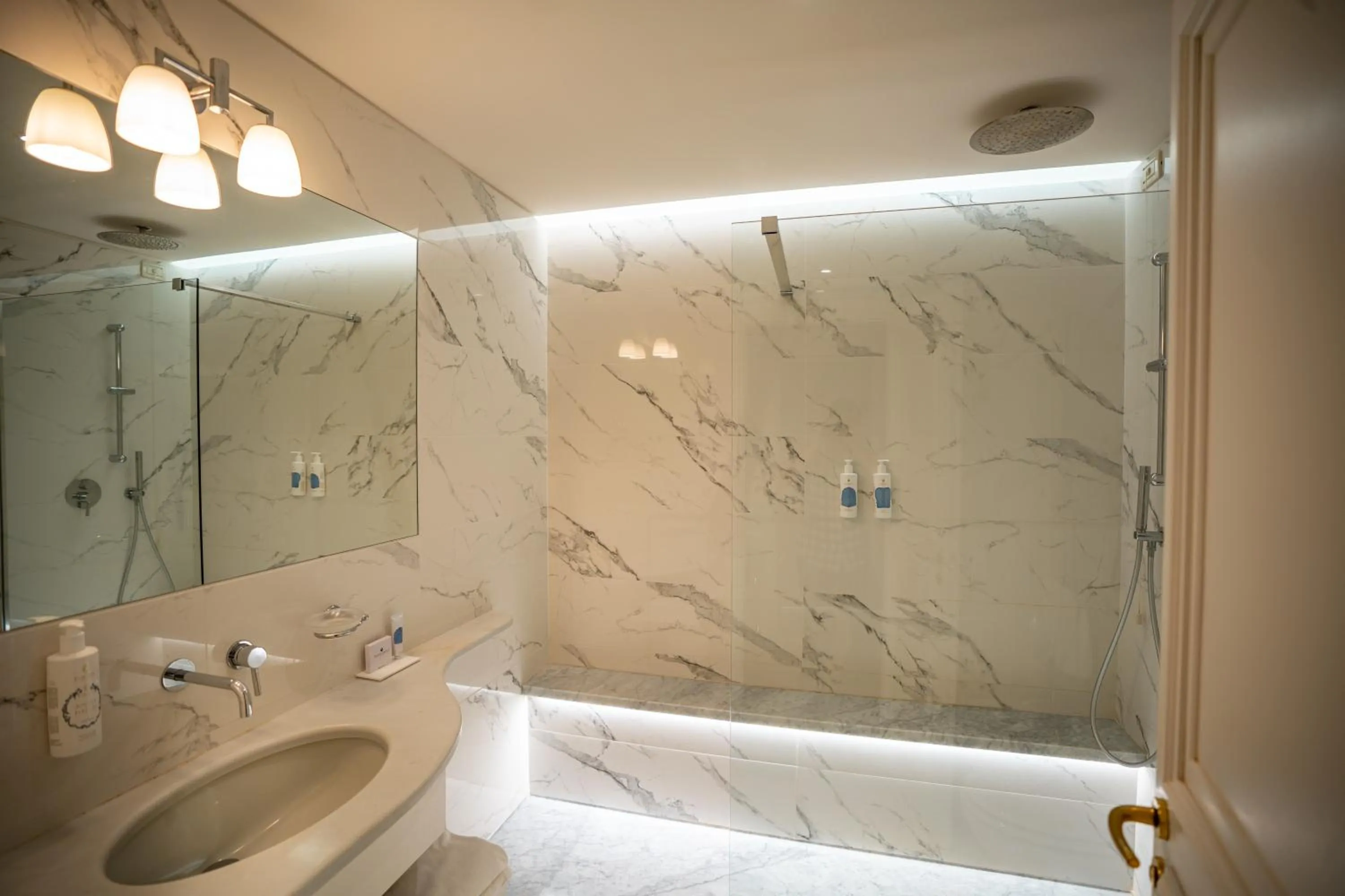 Bathroom in Gallia Palace Hotel - Relais & Châteaux