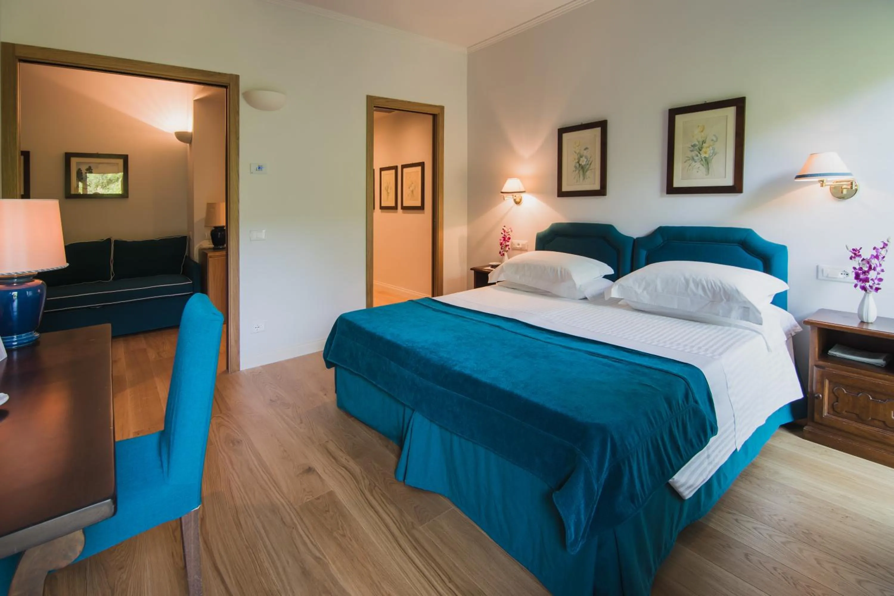 Photo of the whole room, Bed in Gallia Palace Hotel - Relais & Châteaux